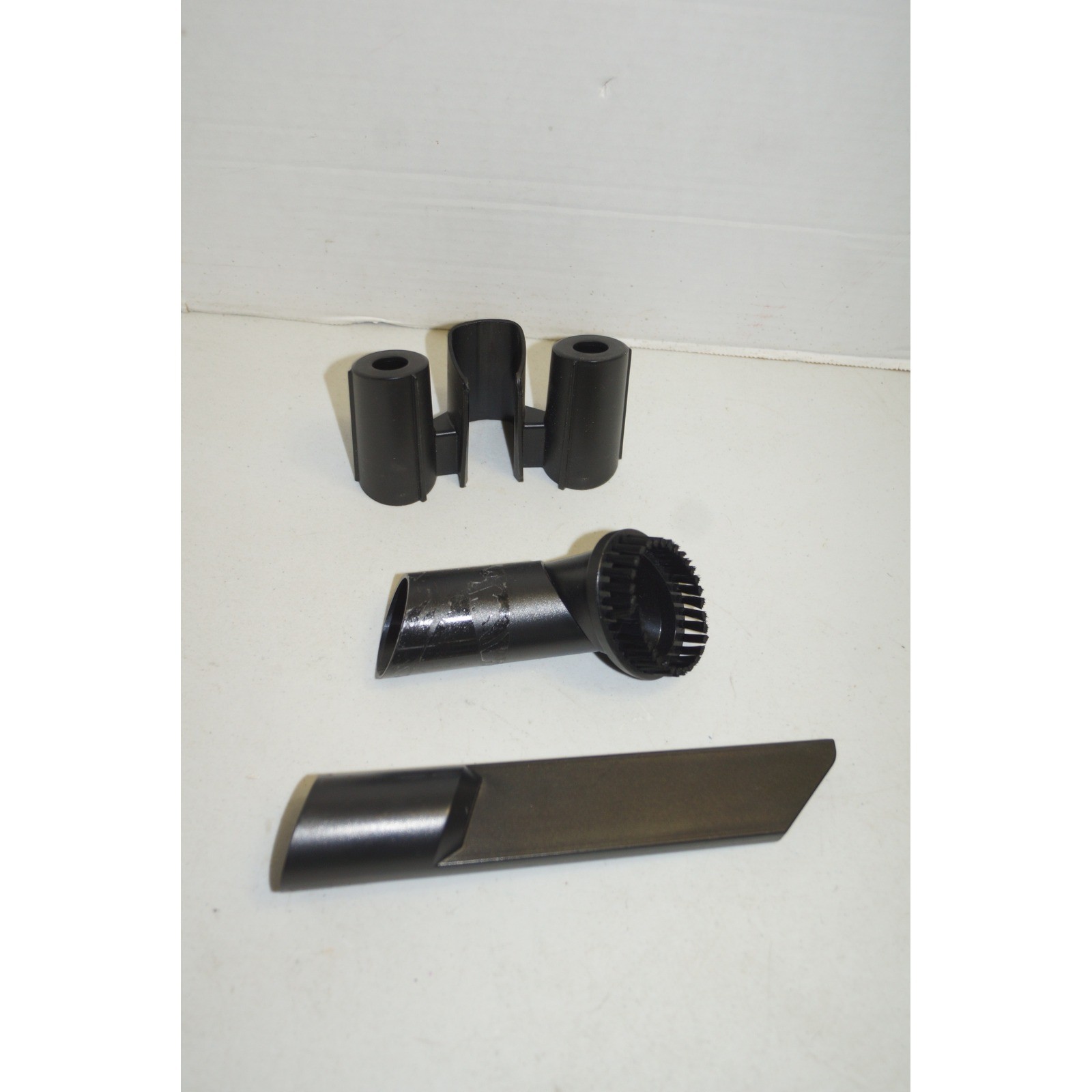 Ryobi Vacuum Attachment Set Crevice Tool Dusting Brush and Storage Clip Black