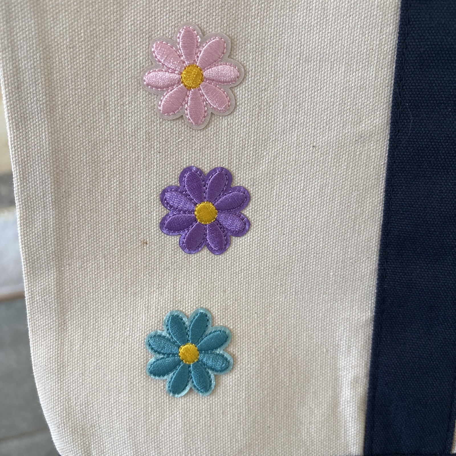 Trader Joe’s Embroidery XL Bag 6 Beautiful Flowers 🌺