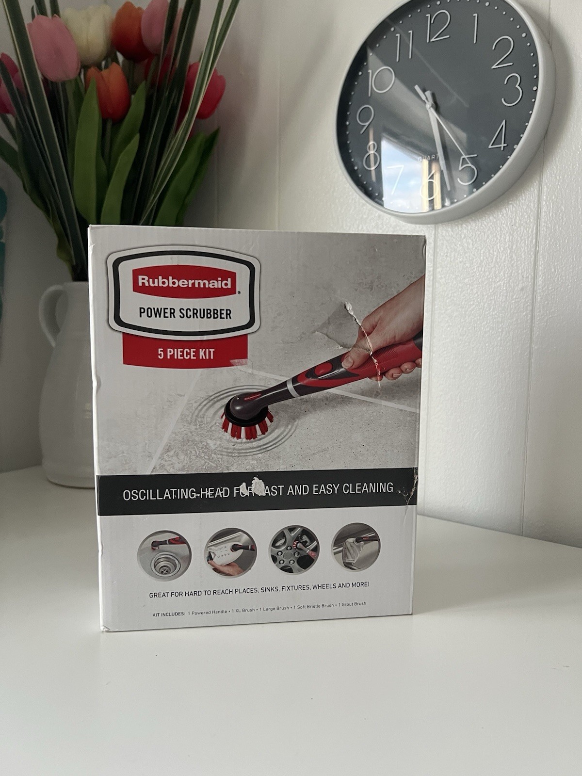 Rubbermaid Power Scrubber w/ 4 oscilation Heads – Battery Powered – 5 Piece Kit