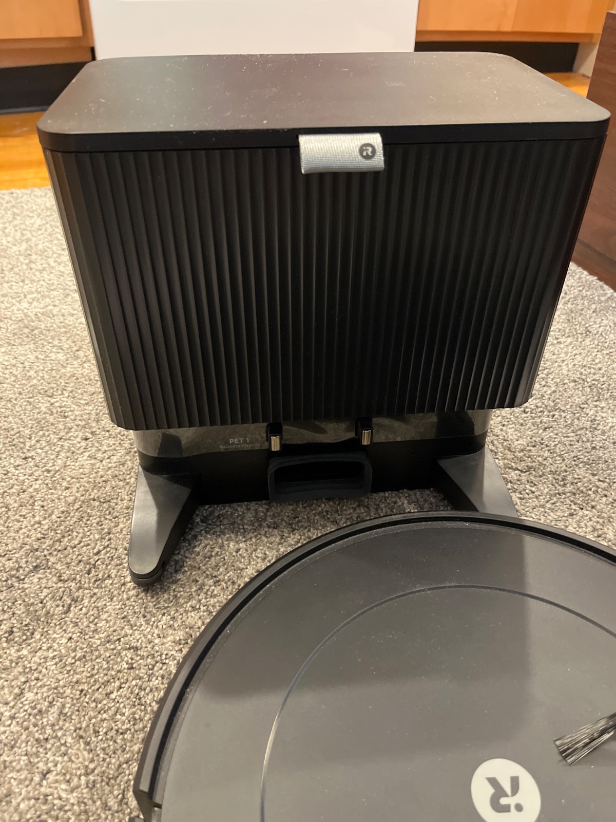 Roomba iRobot Vacuum Self Cleaning