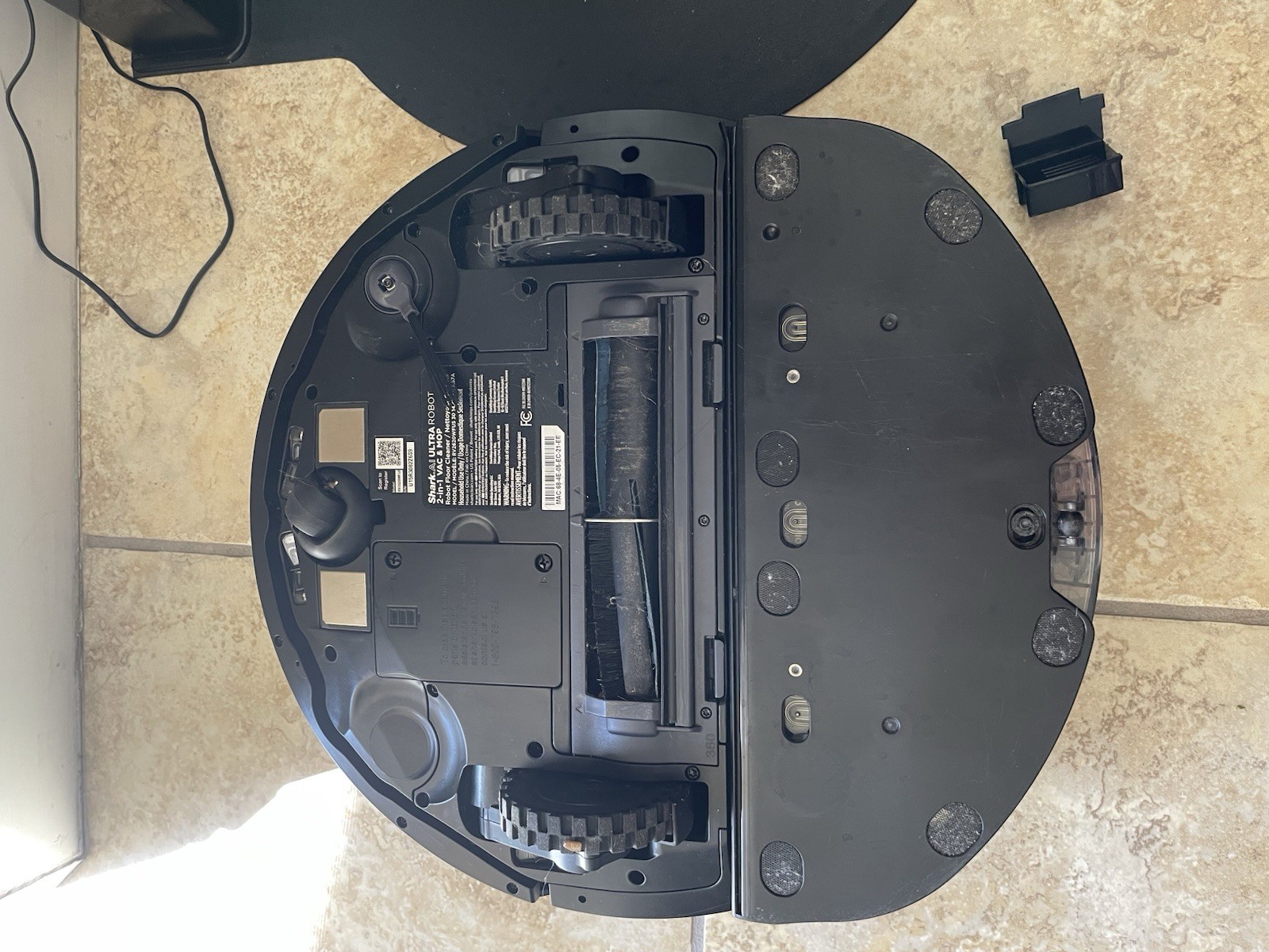 Shark AI Ultra 2-In-1 Robot Vacuum & Mop RV2620WFUS (FOR PARTS) UN TESTED