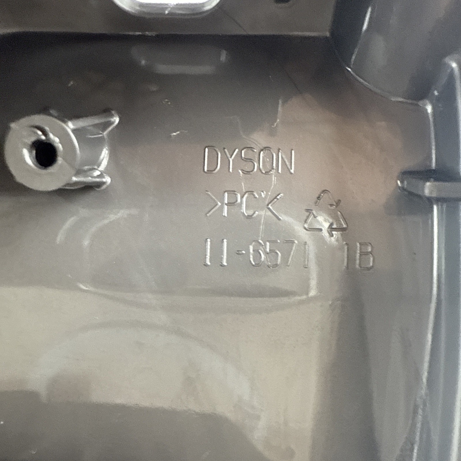 Dyson DC40 Vacuum Cleaner Part Upper Yoke/PCB Housing 11-6570 1C