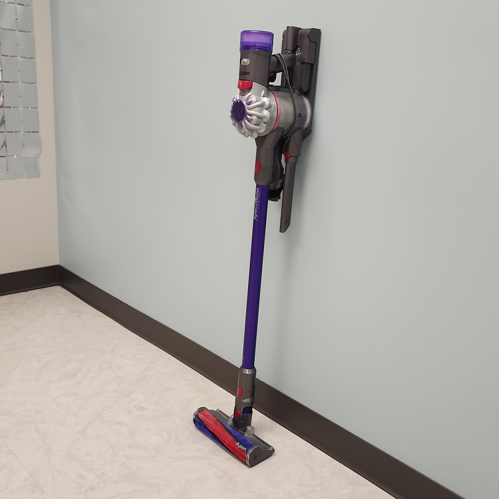 Dyson SV25 (2023 Version) V8 Fluffy HEPA Cordless Stick Vacuum & Accessories