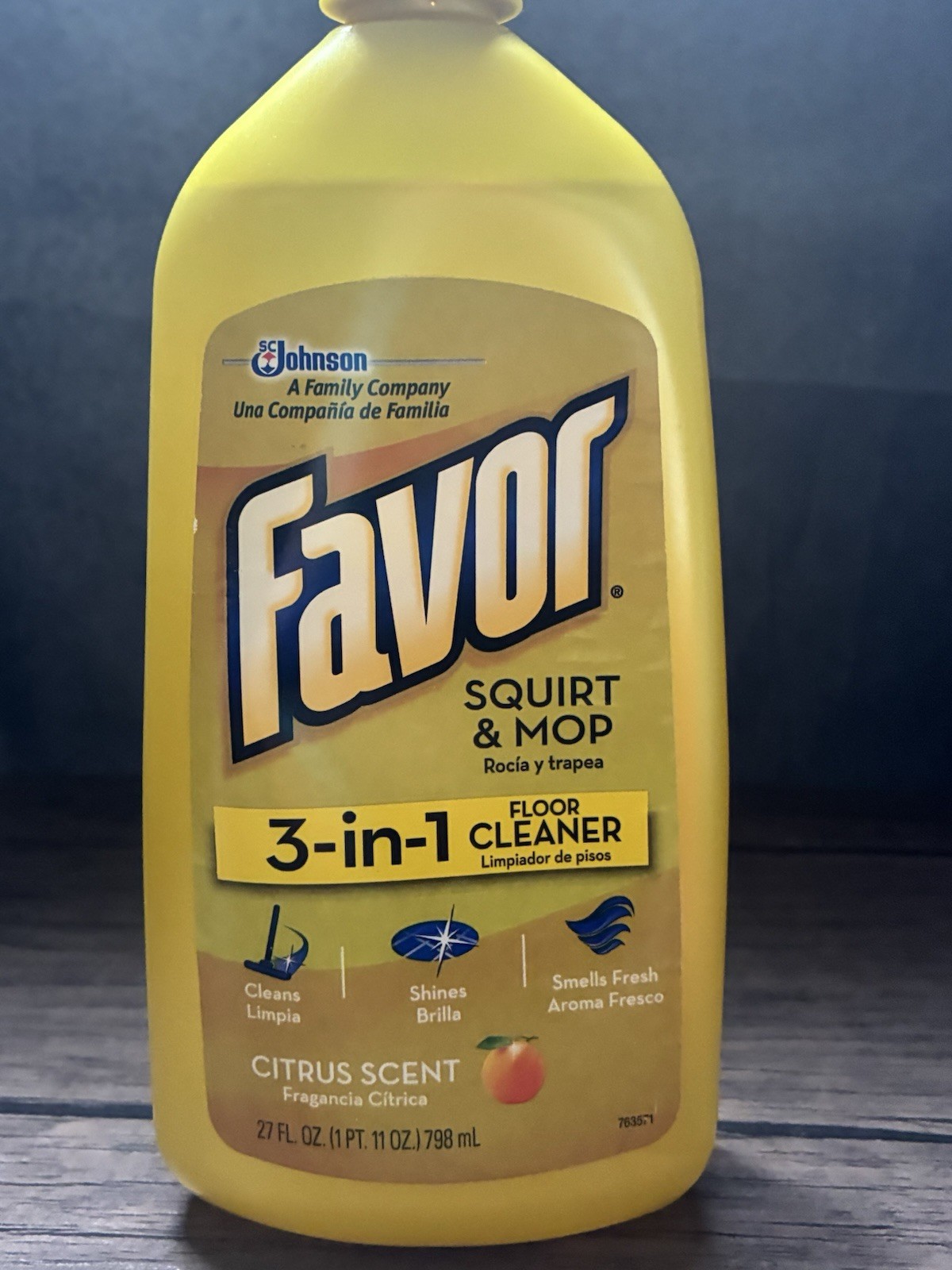 Favor Squirt Mop Cleaner Citrus Scent-27 Fl. Oz. by SC Johnson New