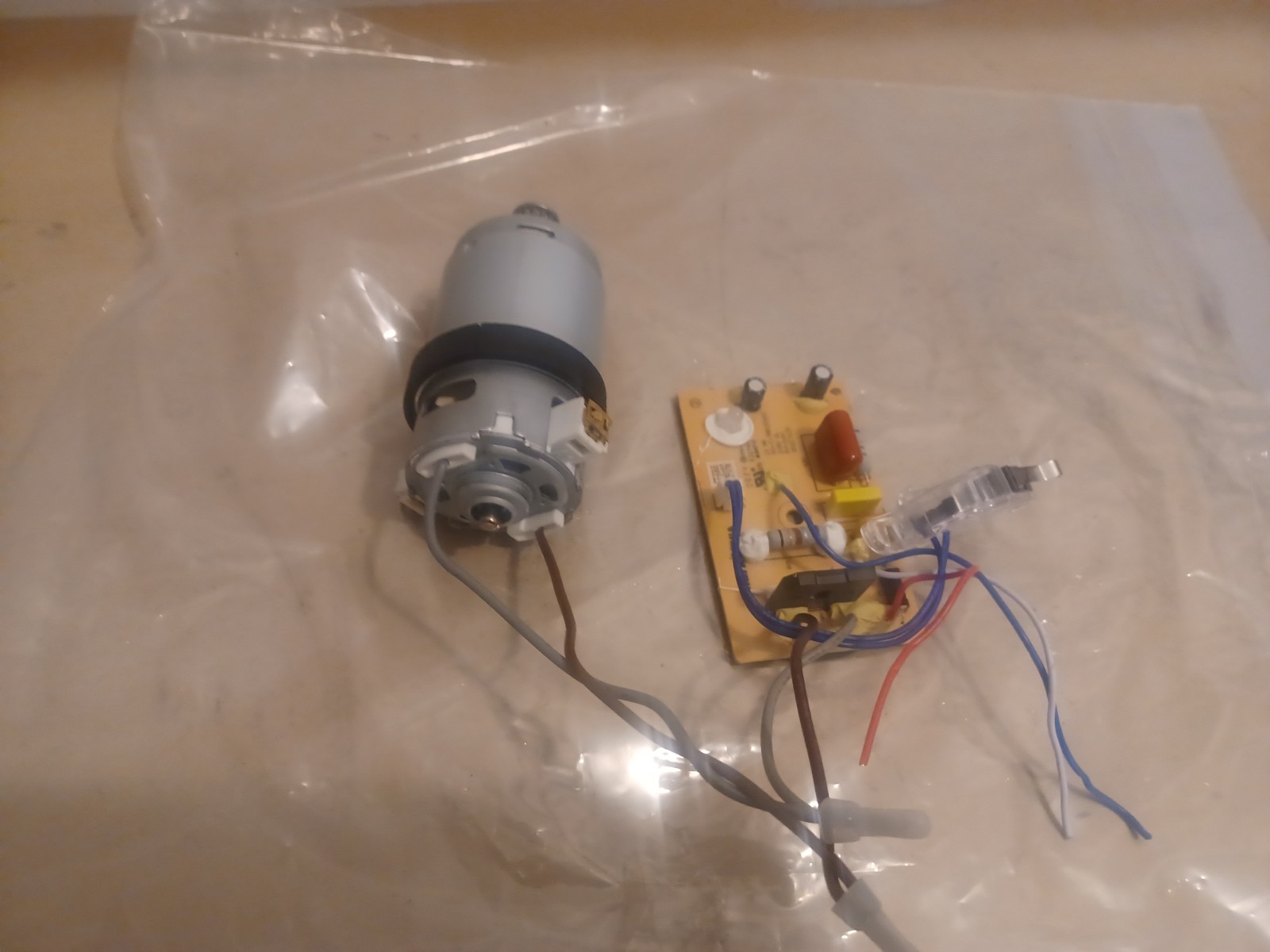 Shark HZ3002 HZ3000 QS3002 QS3000 LA502 LA302 ZU62 BRUSHROLL BRUSH MOTOR