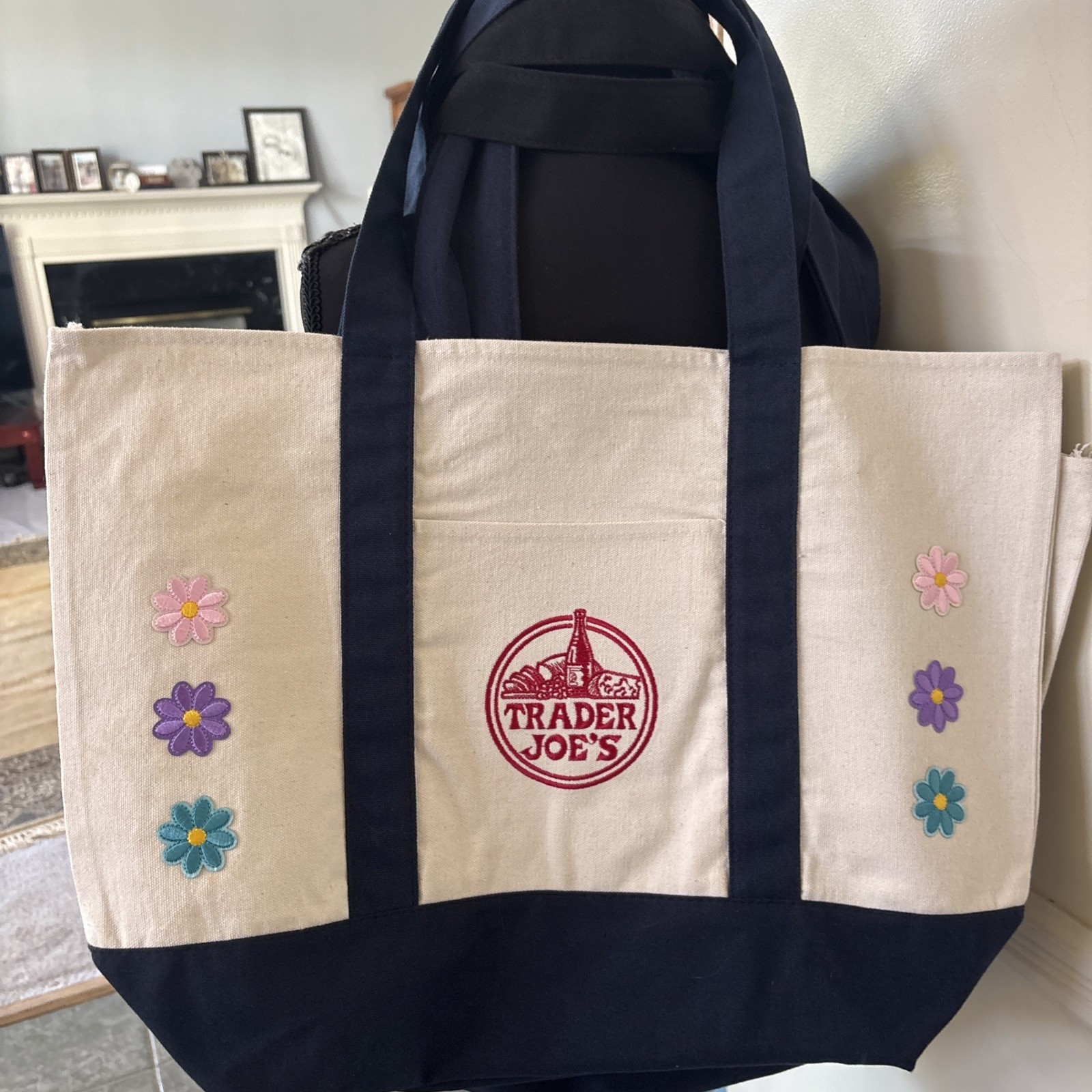Trader Joe’s Embroidery XL Bag 6 Beautiful Flowers 🌺