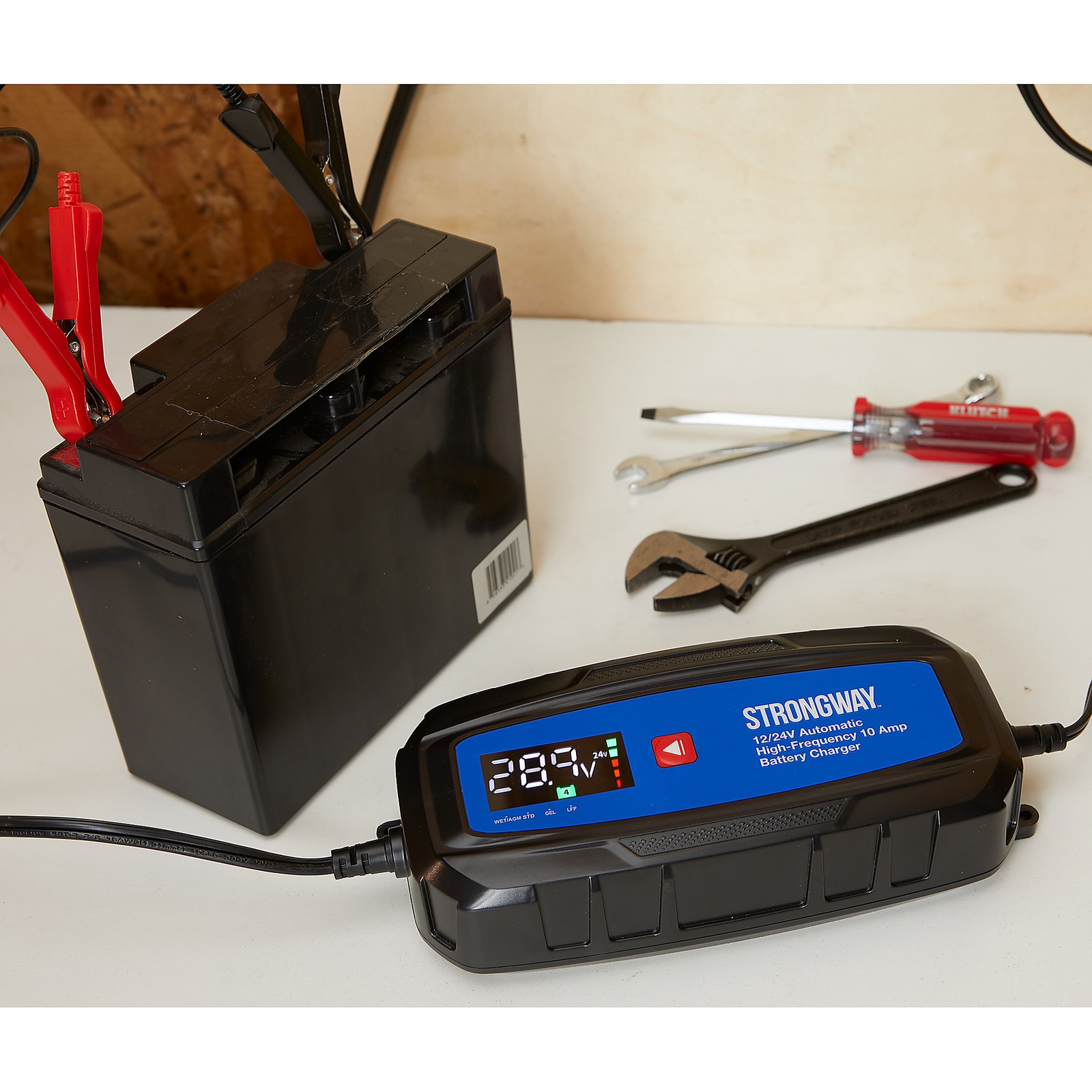 Strongway 12/24V Smart Battery Charger, 120V Input, 10A Max. Output, 3 Settings