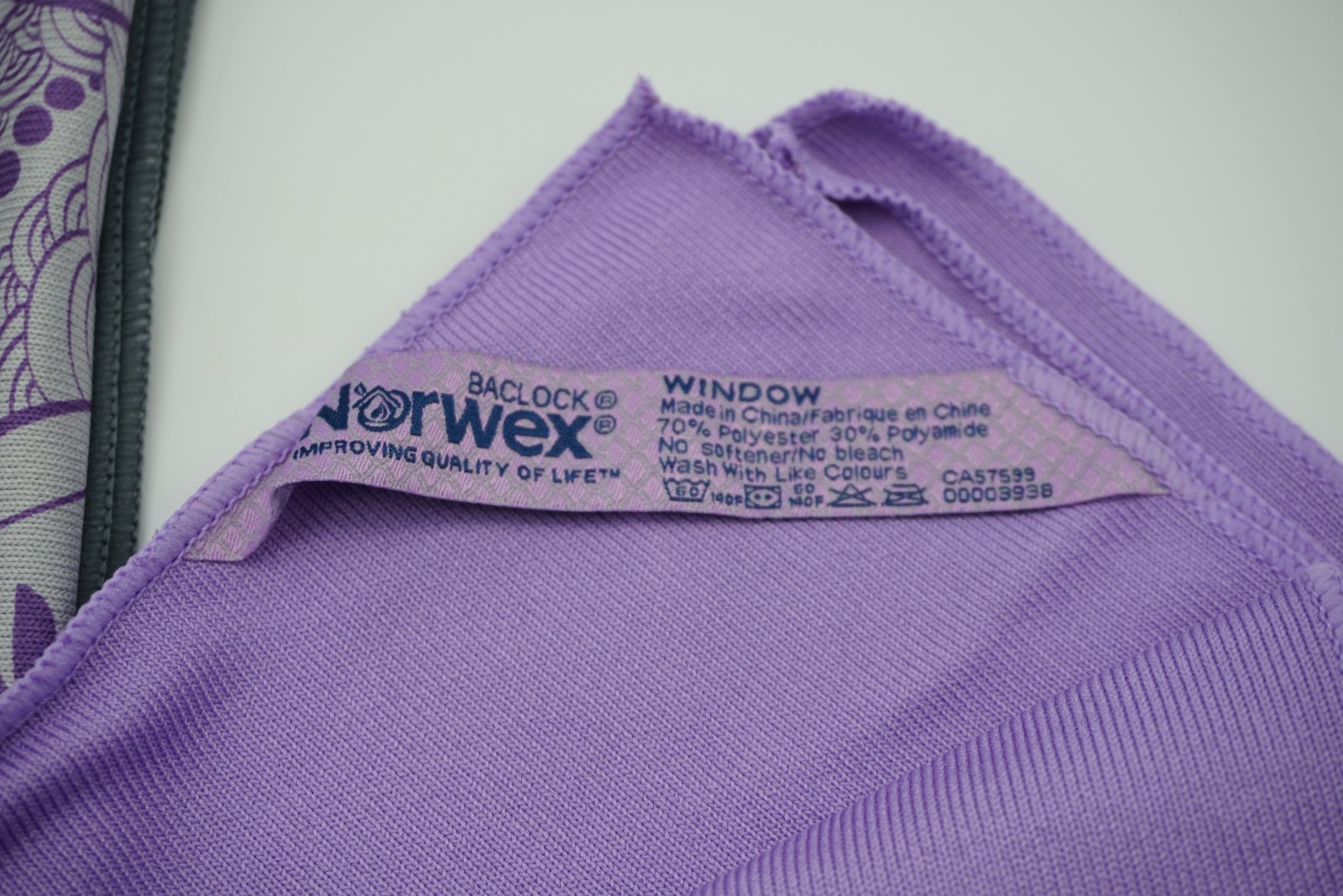 2 Norwex Window Cloths Microfiber Amethyst Lace Purple Grey and Purple NWOT