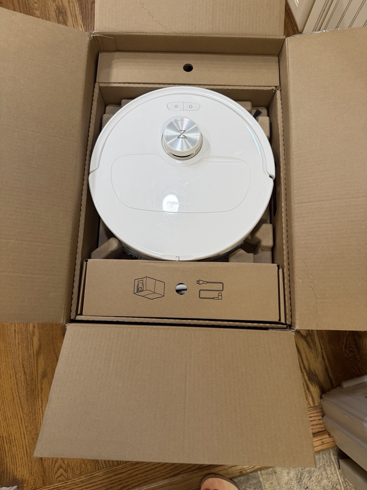 Roborock Qrevo Master Robotic Vacuum/Mop/Excellent W/Box 16hrs