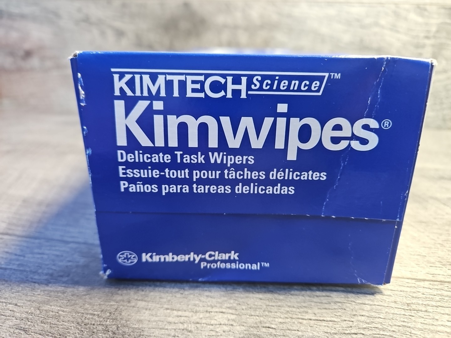 Kimberly Clark Kimwipe Disposable Wipers 120 Count 34705 2 Ply 11.2×12.3″
