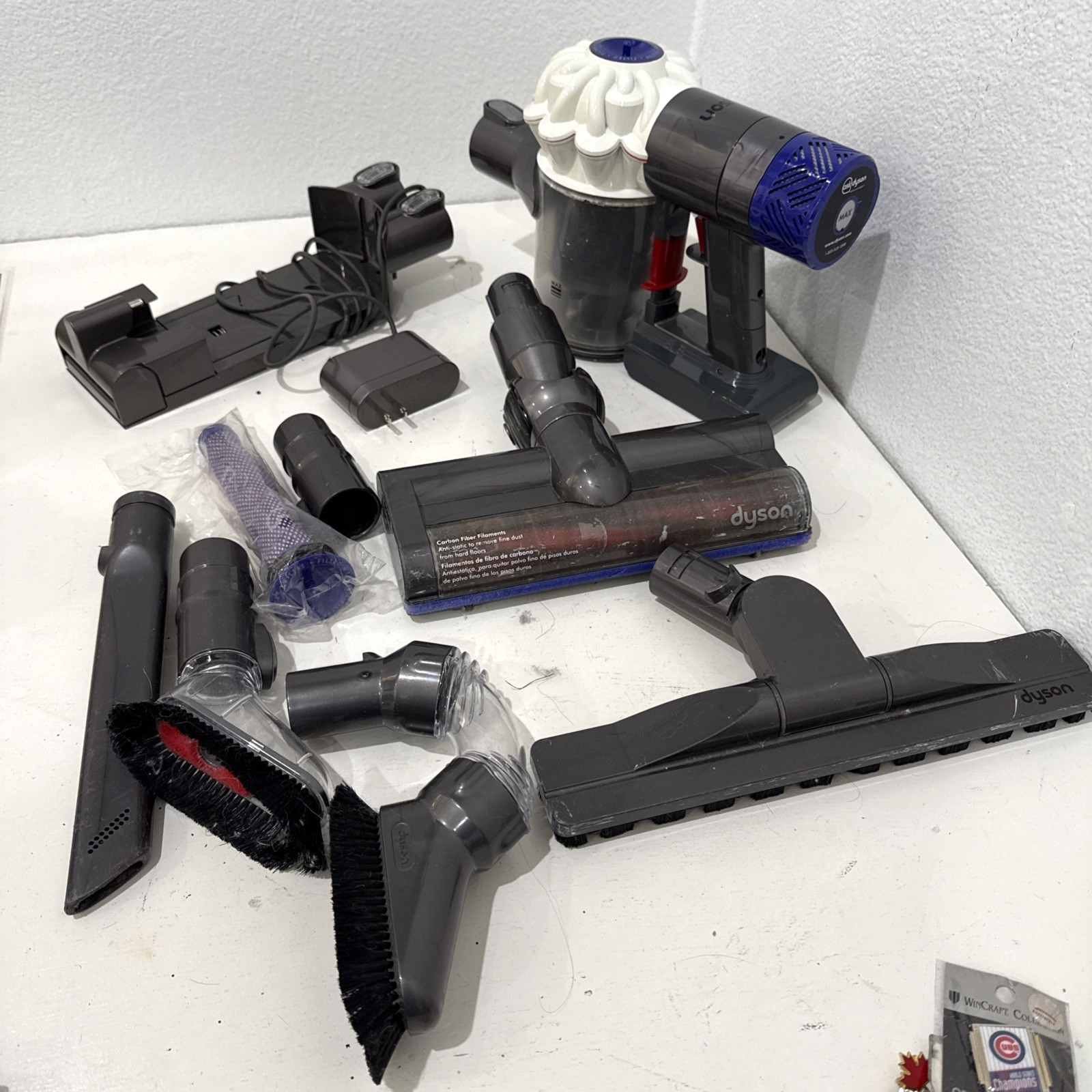 Dyson V8 SV25 Vacuum Cleaner Max Hand Held Bagless Cordless Rechargeable