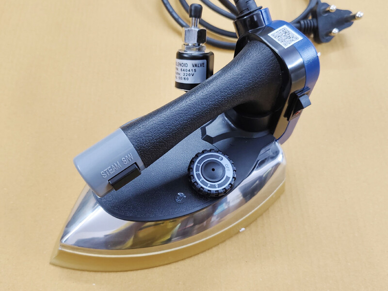 Best Silver Star Steam 1300 Watts 220V Electric Steam Iron Es-300L + Free Ship
