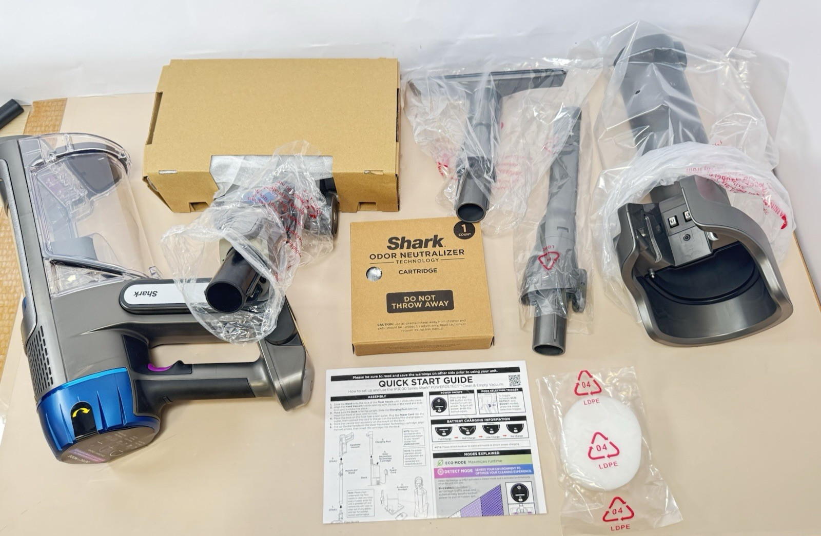 Shark PowerDetect Clean & Empty Cordless Stick Vacuum IP3150 *New*