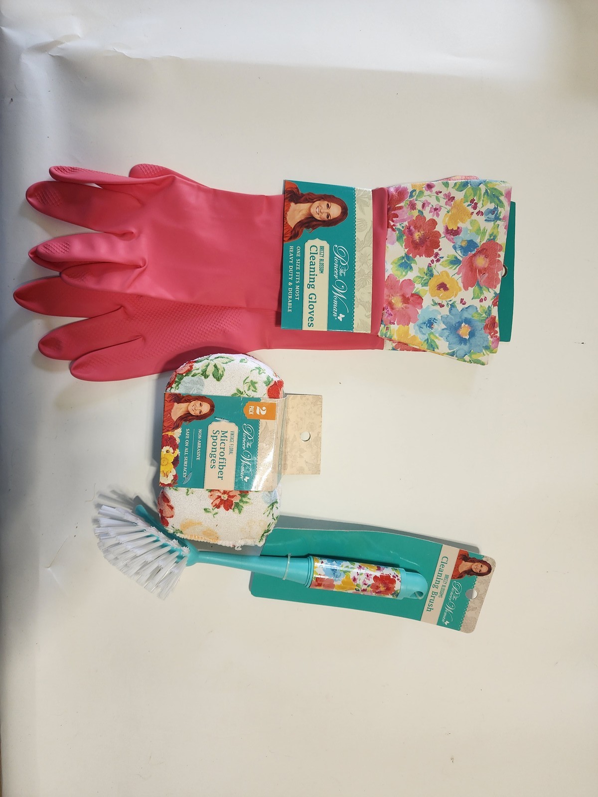 The Pioneer Woman Breezy Blossom Heavy Duty Cleaning Gloves – One Size Fits Most