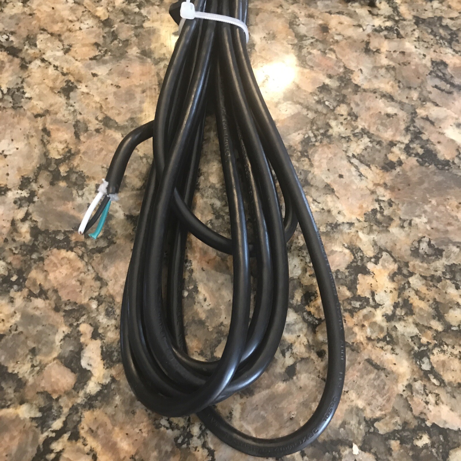 Hoover Carpet Cleaner Model FH50150/ 120V/ 60Hz./ 10.0 A/ Power Cord With Cover