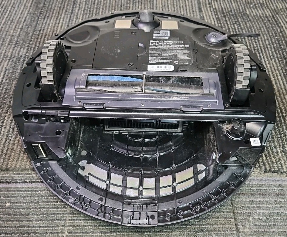 Shark RV2620WFUS AI Ultra Robot 2-in-1 Vac & Mop with Charging Station