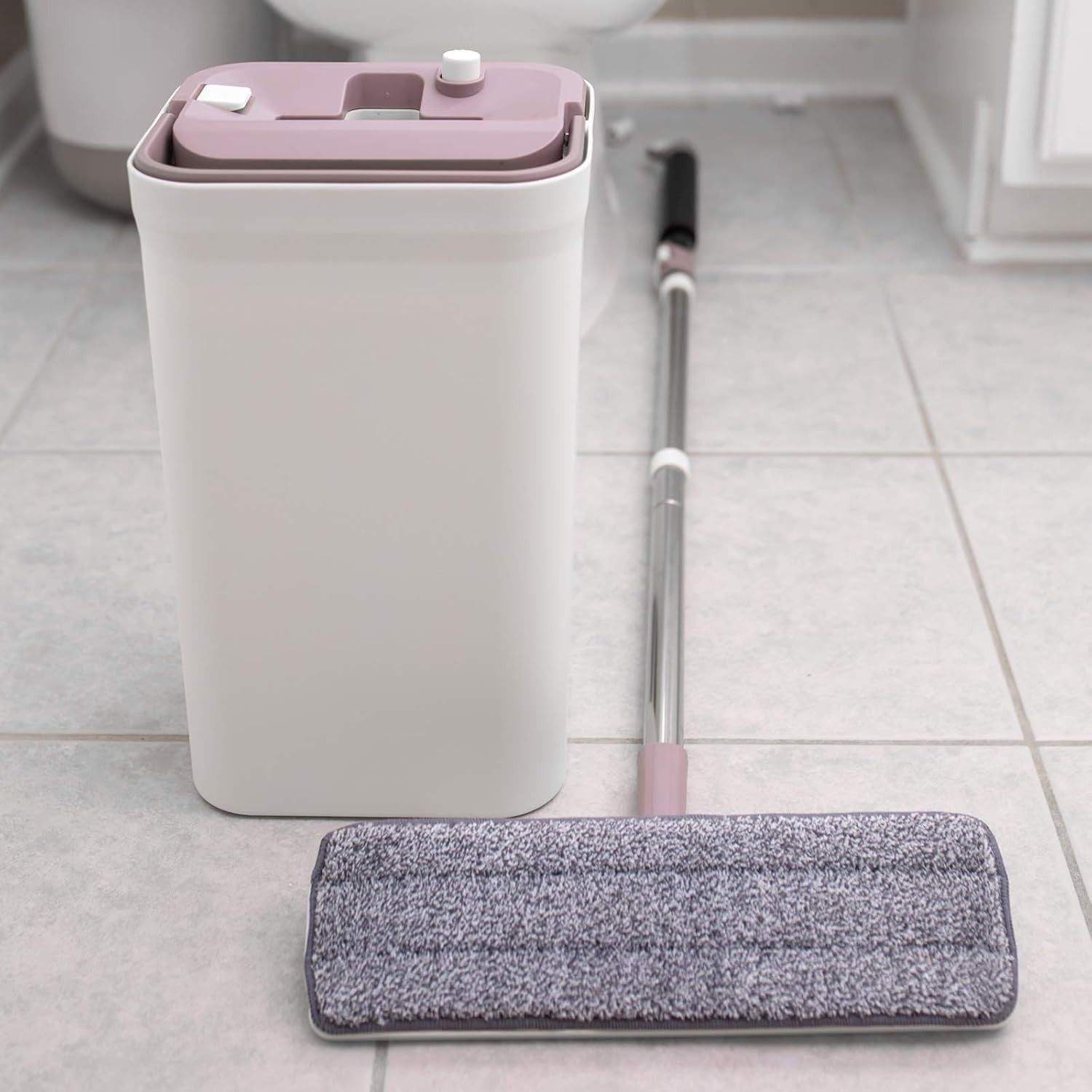 Flat Mop and Bucket Set Self Wringing System 360 Spin Head 3 Microfiber Pads