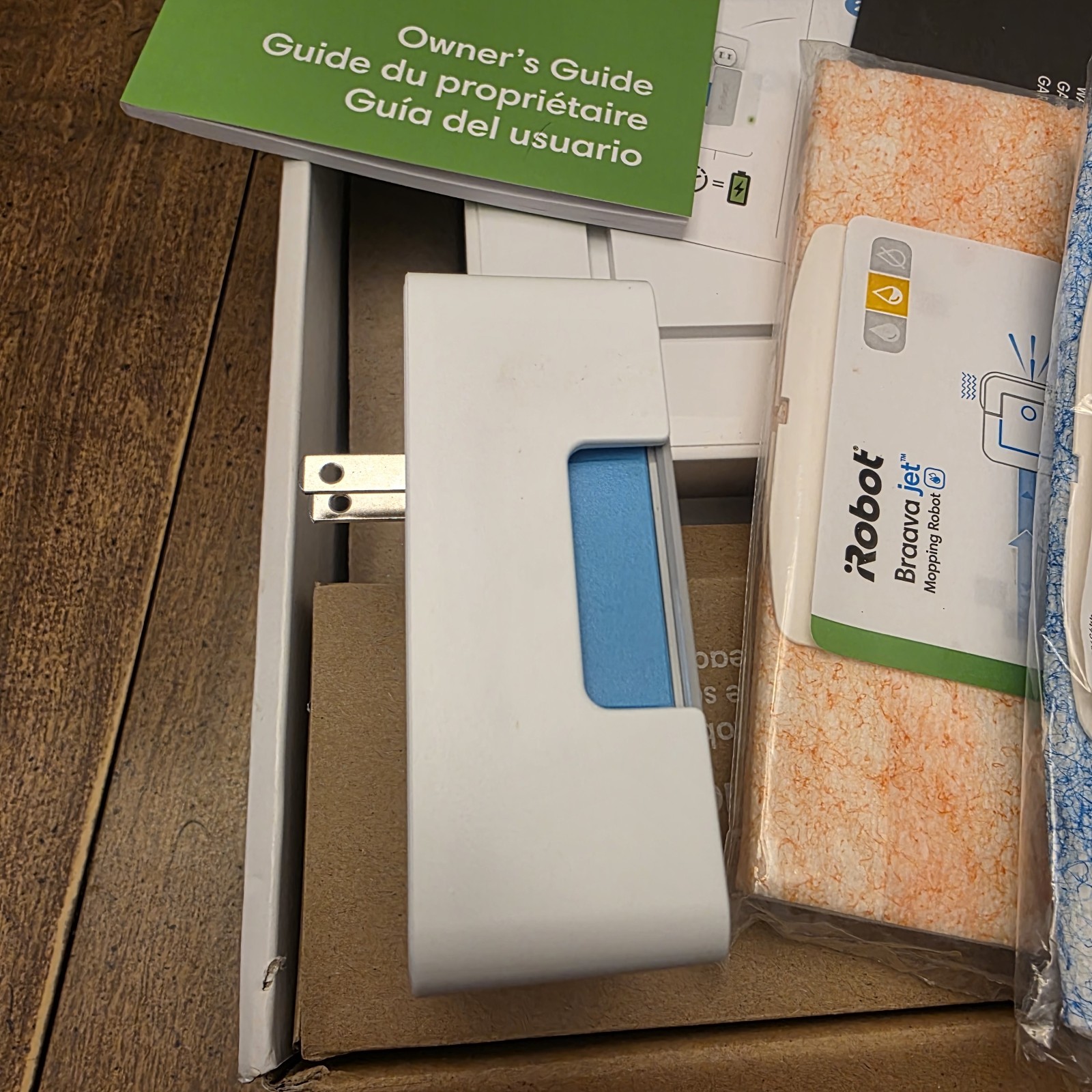 iRobot Braava Jet 240 APP CONTROL MOPPING ROBOT EX CONDITION BOX MANUALS PADS
