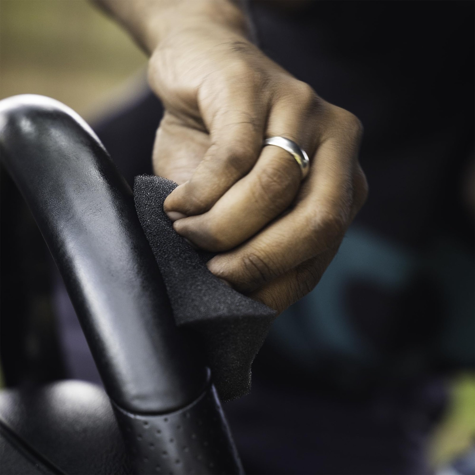 Geist. Steering Wheel Restoration Kit Degrease And Refresh The Colour Of Worn