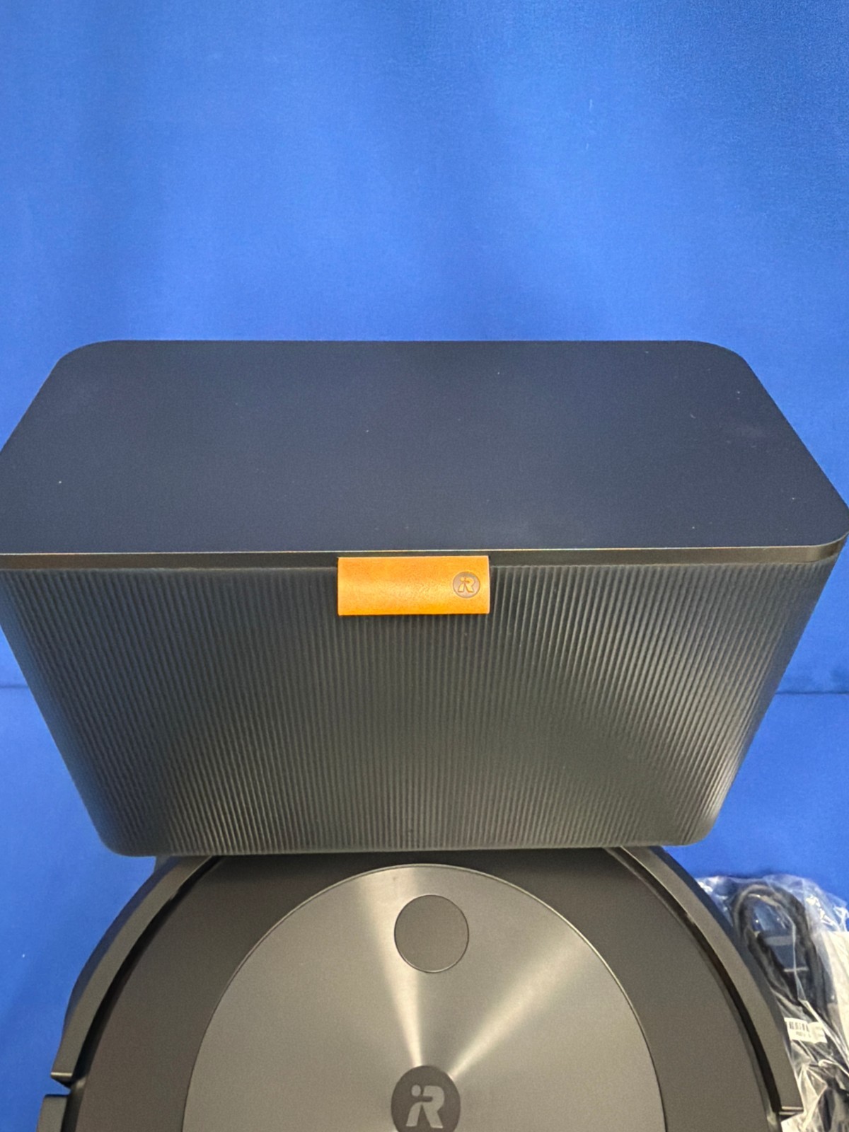 iRobot Roomba j7+ Self-Emptying Vacuum Cleaning Robot-j7+7550