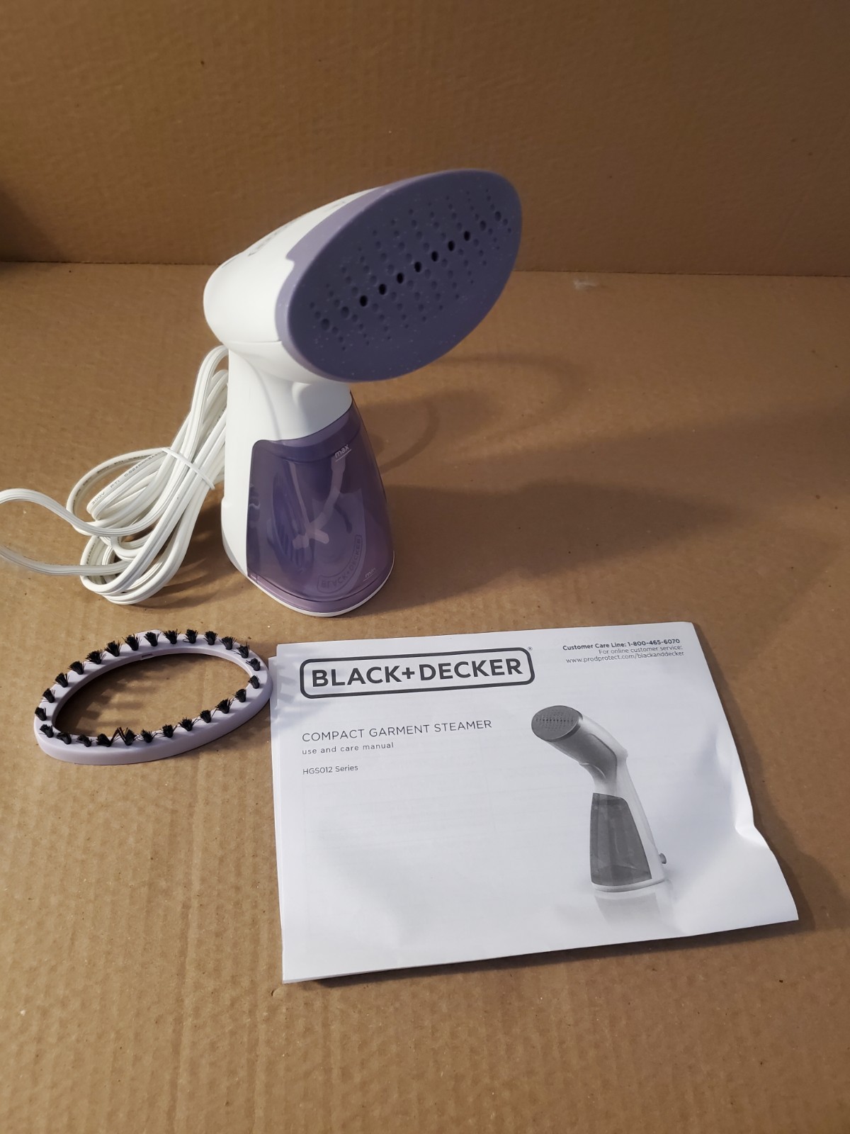 BLACK+DECKER Handheld Garment Steamer 30 sec Heat 1000W Removable Tank HGS012P