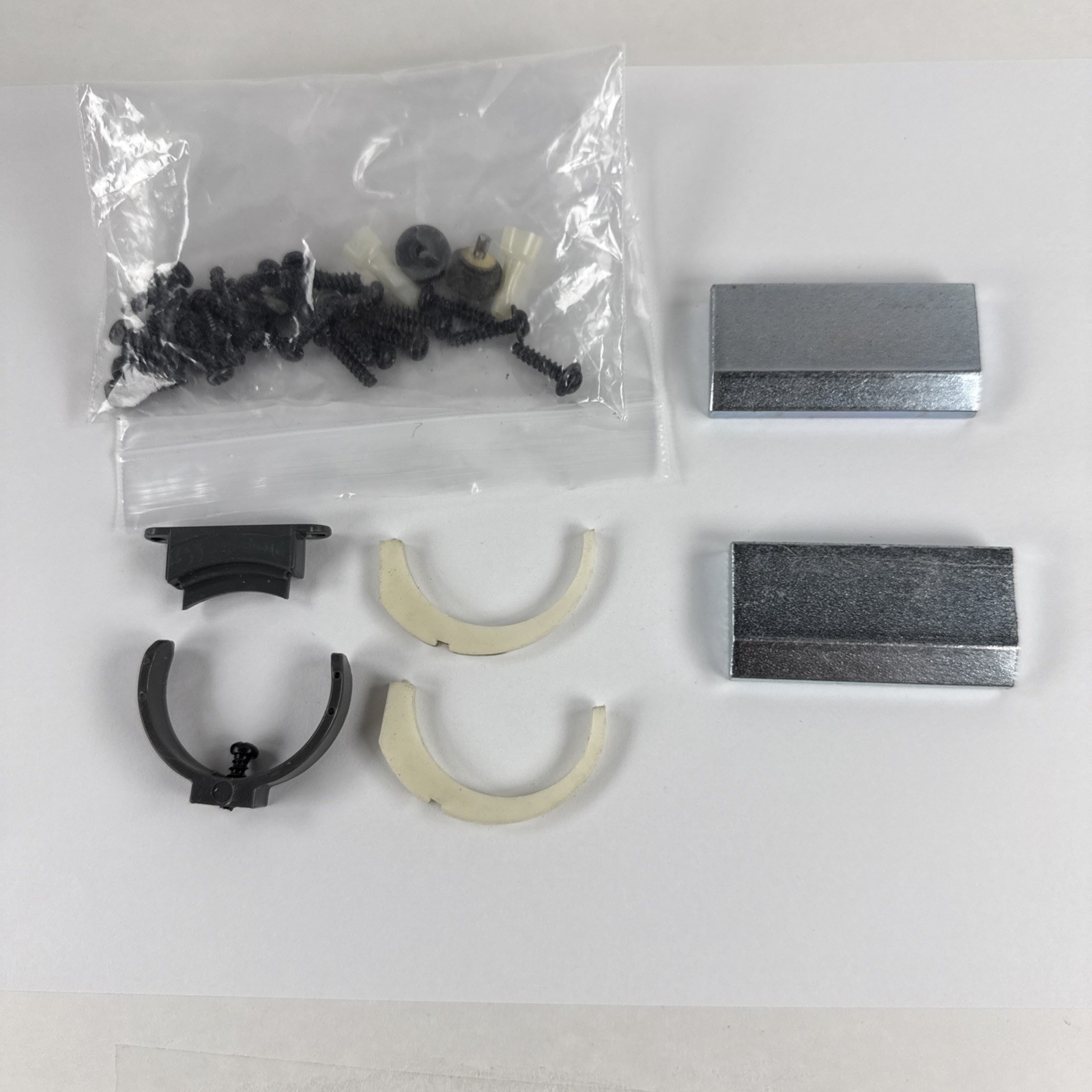 Shark NV42 NV42 31 Vacuum Screws, Miscellaneous Spare Parts Lot 30+