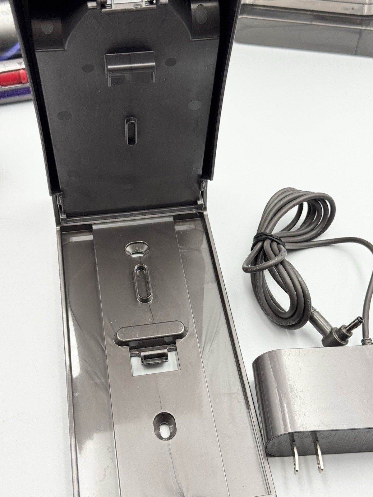Dyson V11 SV15 Click-In Cordless Cord-free Vacuum Cleaner with Attachments