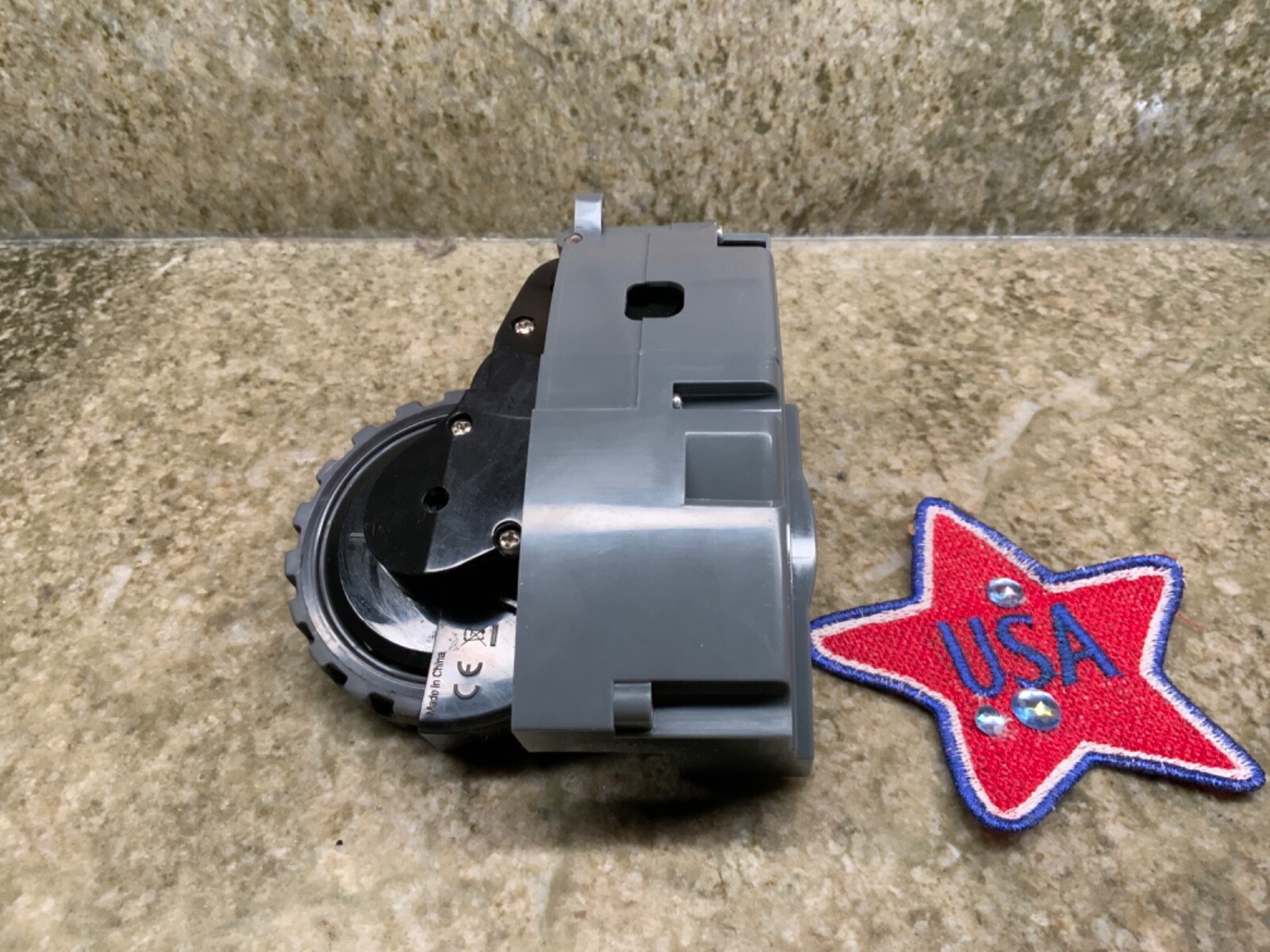 Left Wheel iRobot OEM Roomba 980 960 690 675 900 800 700 600 500 series