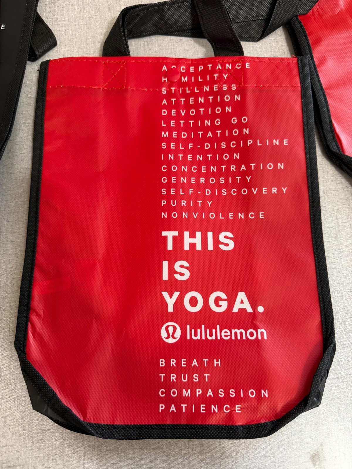 Lululemon Lot of 6 Reuseable Red & Black Reuseable Small Shopping Bags NEW