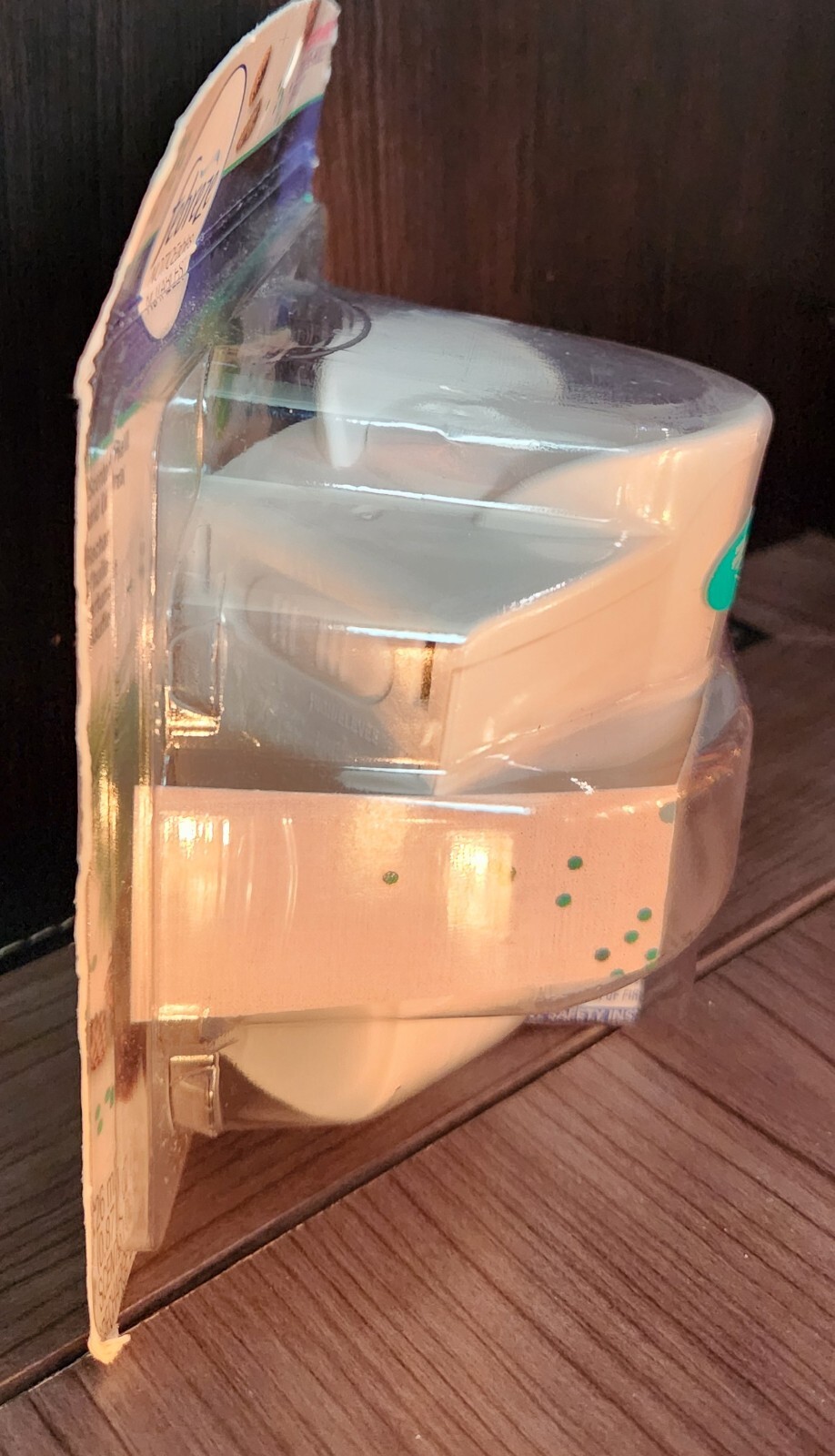 FEBREZE Noticeables JOLLY PINE Scented Oil Warmer & Refill Winter Discontinued
