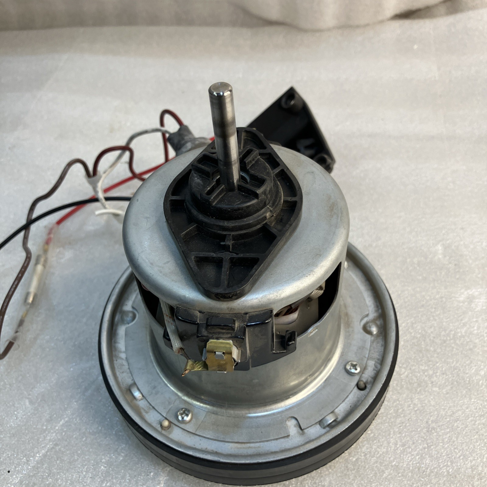 HOOVER UH71255 and UH71250 WHOLE HOUSE REWIND PET Vacuum Part, Motor Base