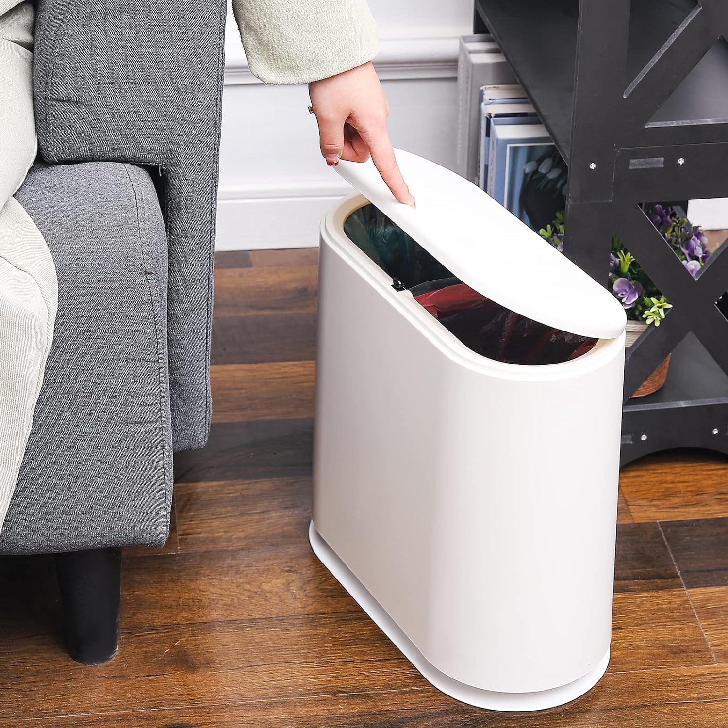 Slim Plastic Bathroom Trash Can With Lid,12L / 2.7 Gallon Pet & Dog Proof