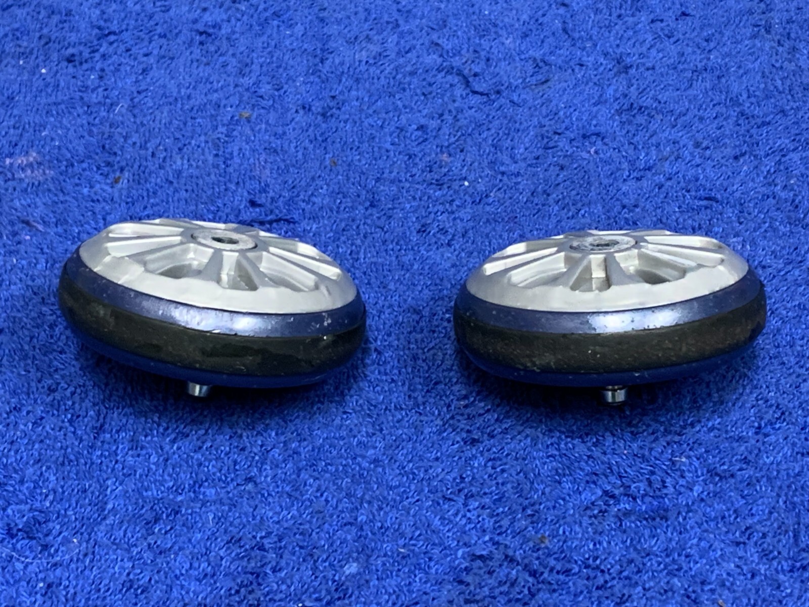 Shark DuoClean Vacuum ( Large Rear Wheels – Blue/Gray/Black ) NV800 NV801 NV803
