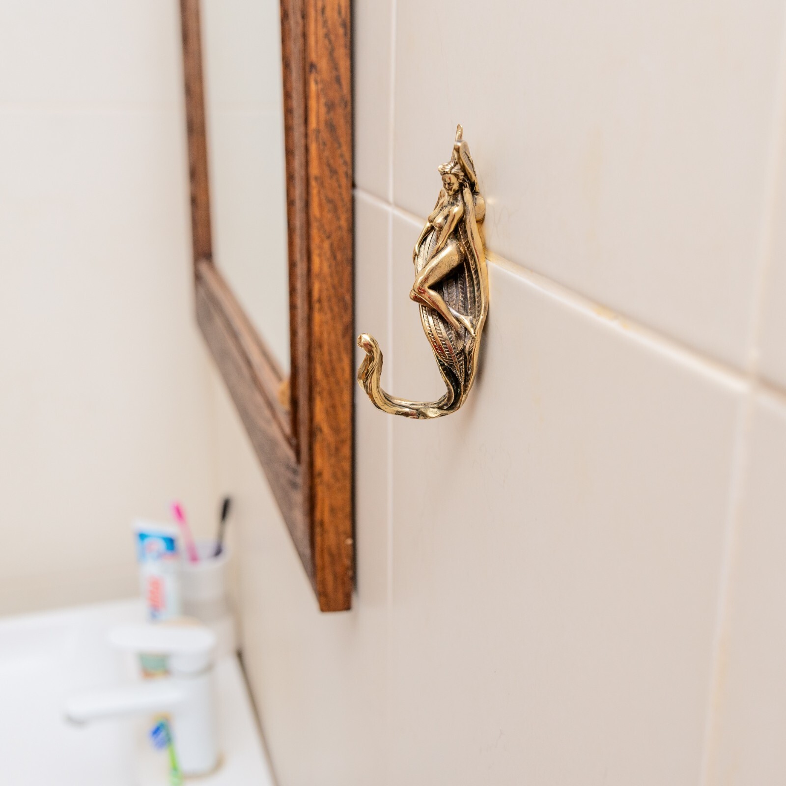 “Elegant Goddess” – vintage decorative hanger in Art Nouveau style
