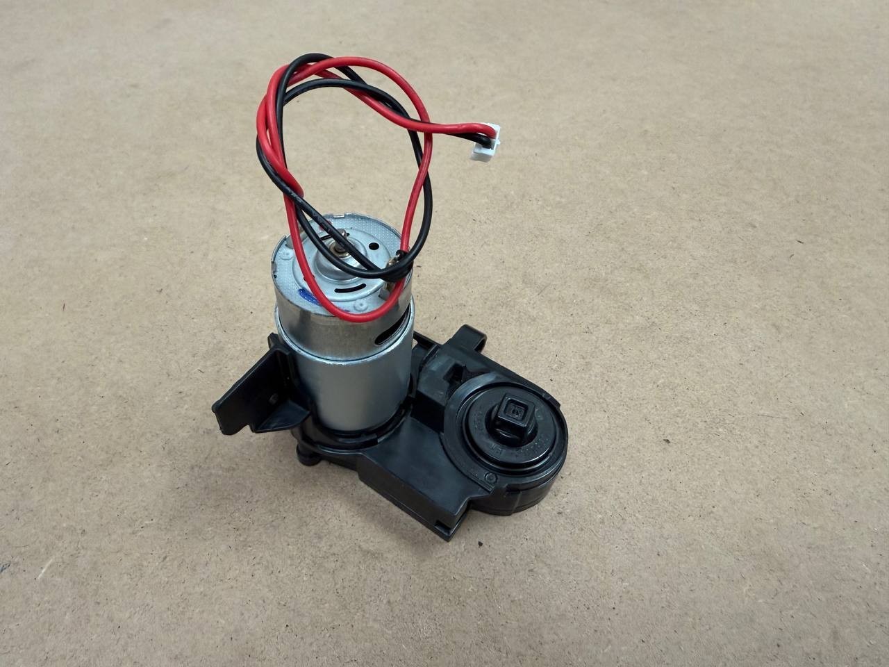 Shark Matrix Robot Vacuum Main Roller Brush Motor RV2320EGUS Replacement Part