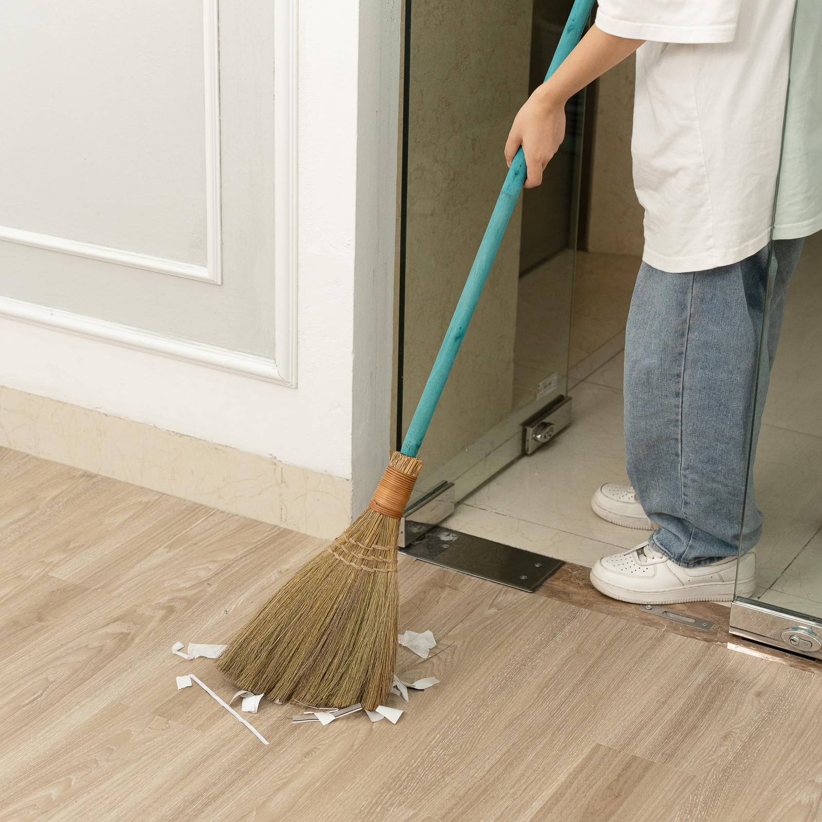 TTS For Home – Vietnamese Straw Soft Broom – Sweeping with Green