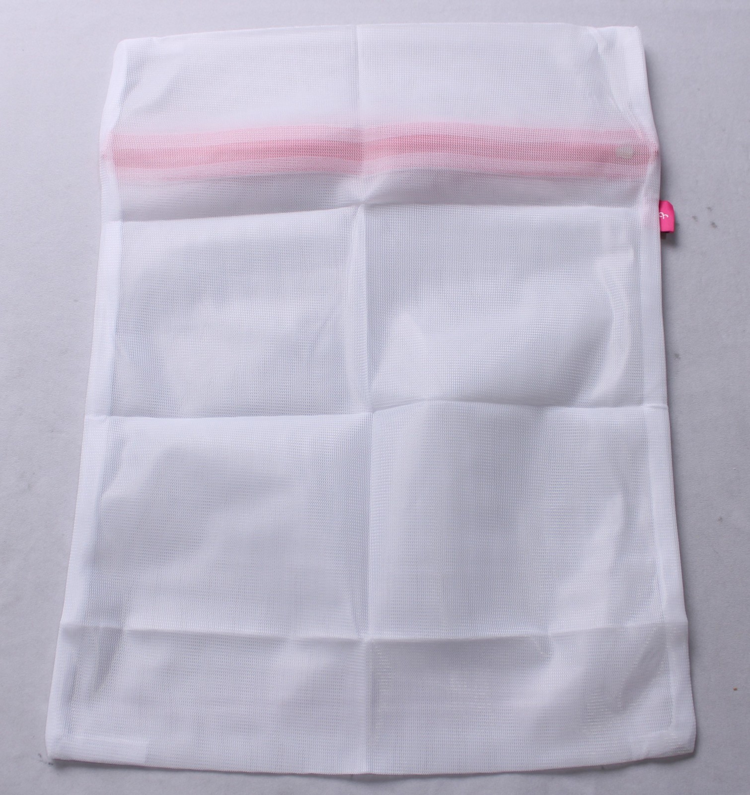 Fanka Unisex Adult’s Durable Zipper Clothes Wash Bag CA4 White One Size NWT