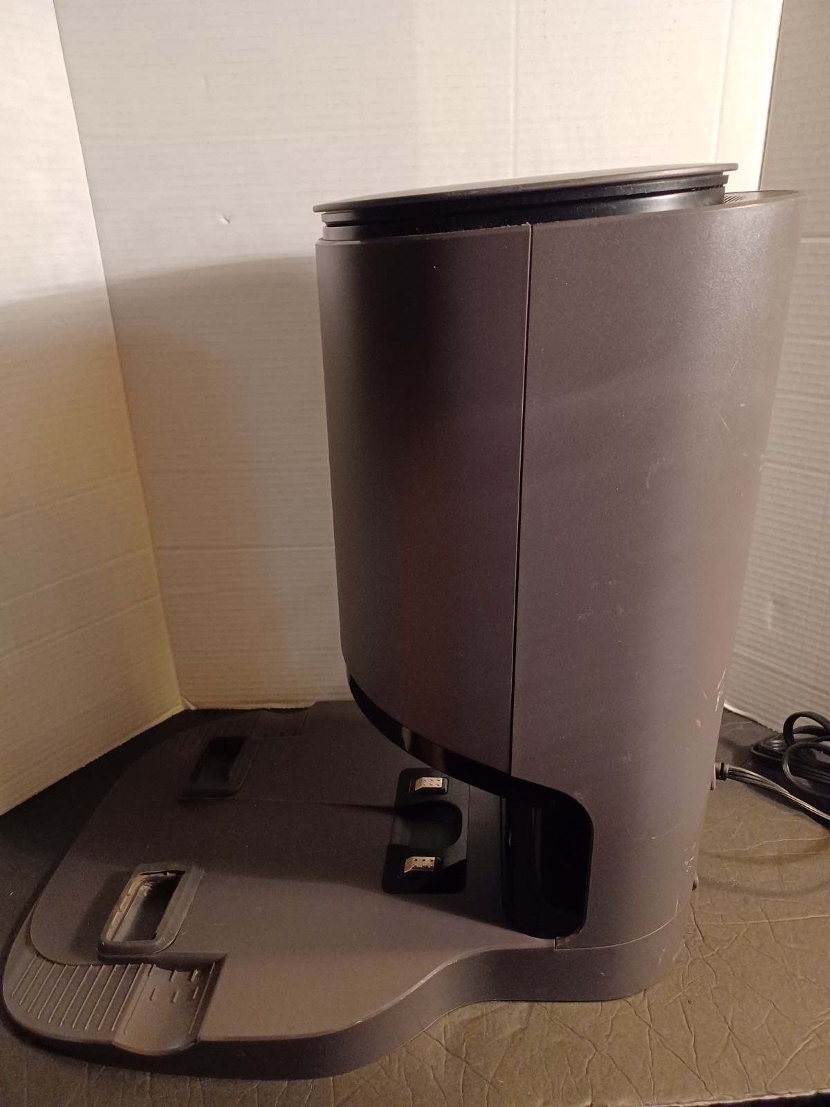 E COVACS DEEBOT OZMO T8 Smart Robot Vacuum In Good Condition