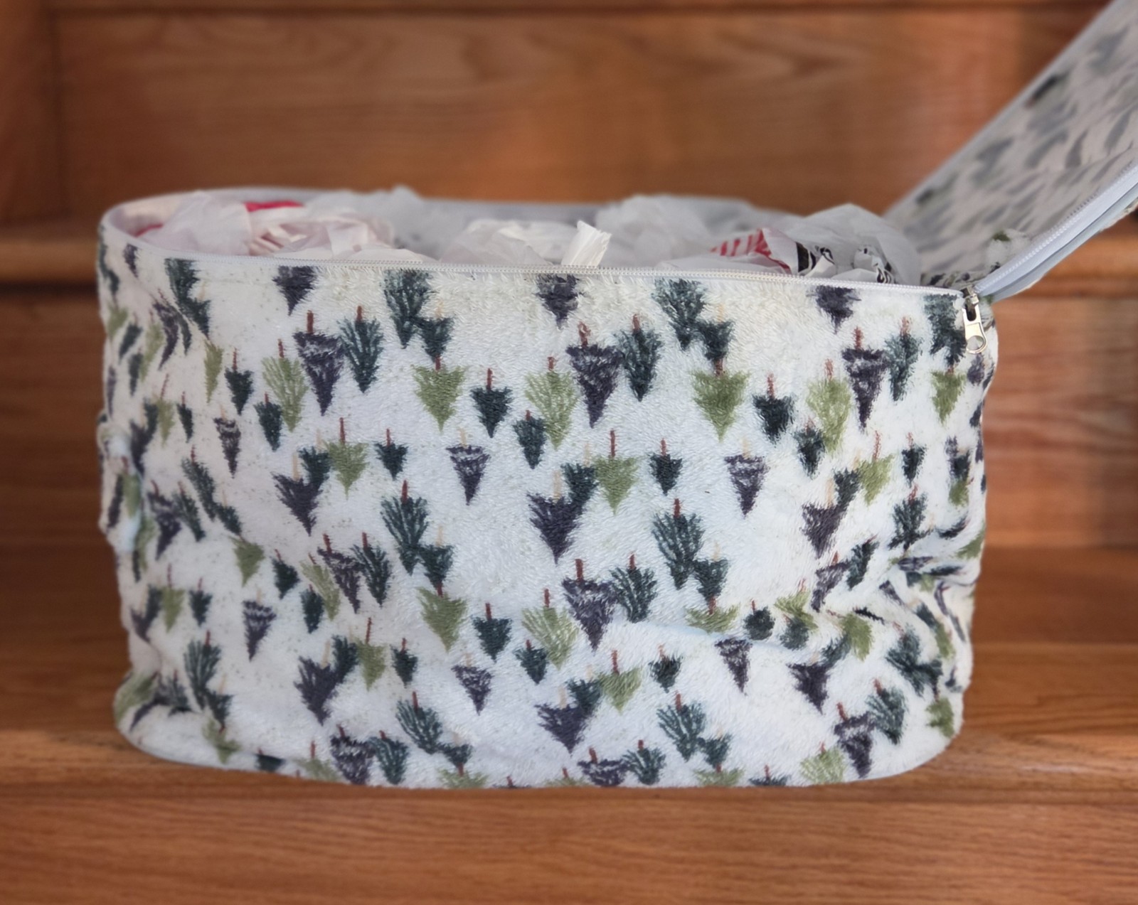 Soft Side Zippered Storage Bag Fleece Pine Tree Design Handle 15x11x10″