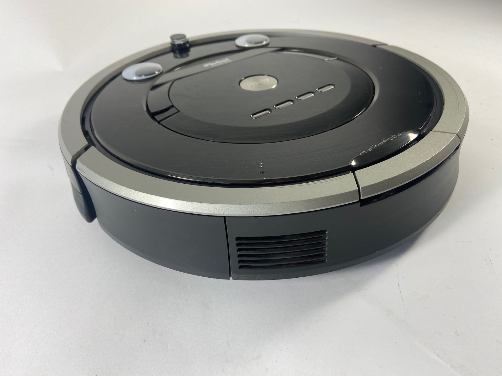 iRobot Roomba 880 Vacuum – Gray – No Battery