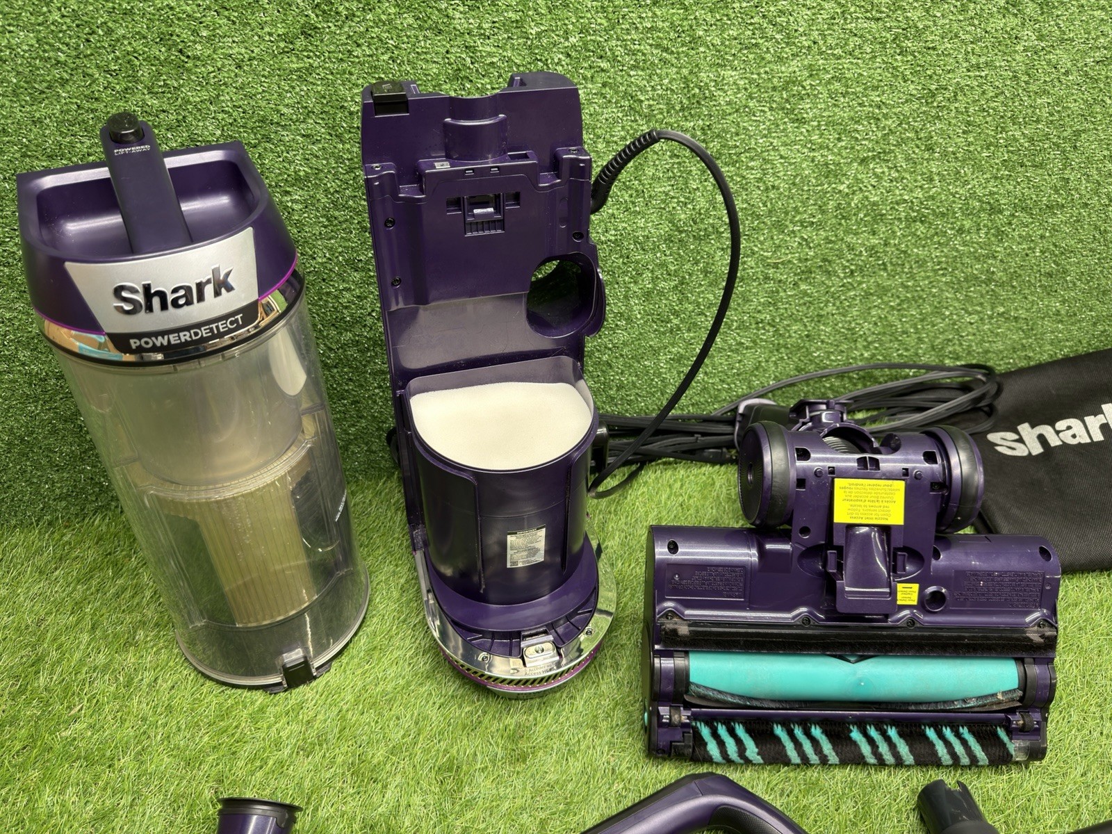 Shark PowerDetect DuoClean Upright Vacuum Cleaner AZ4000C w/ Attachments Bundle