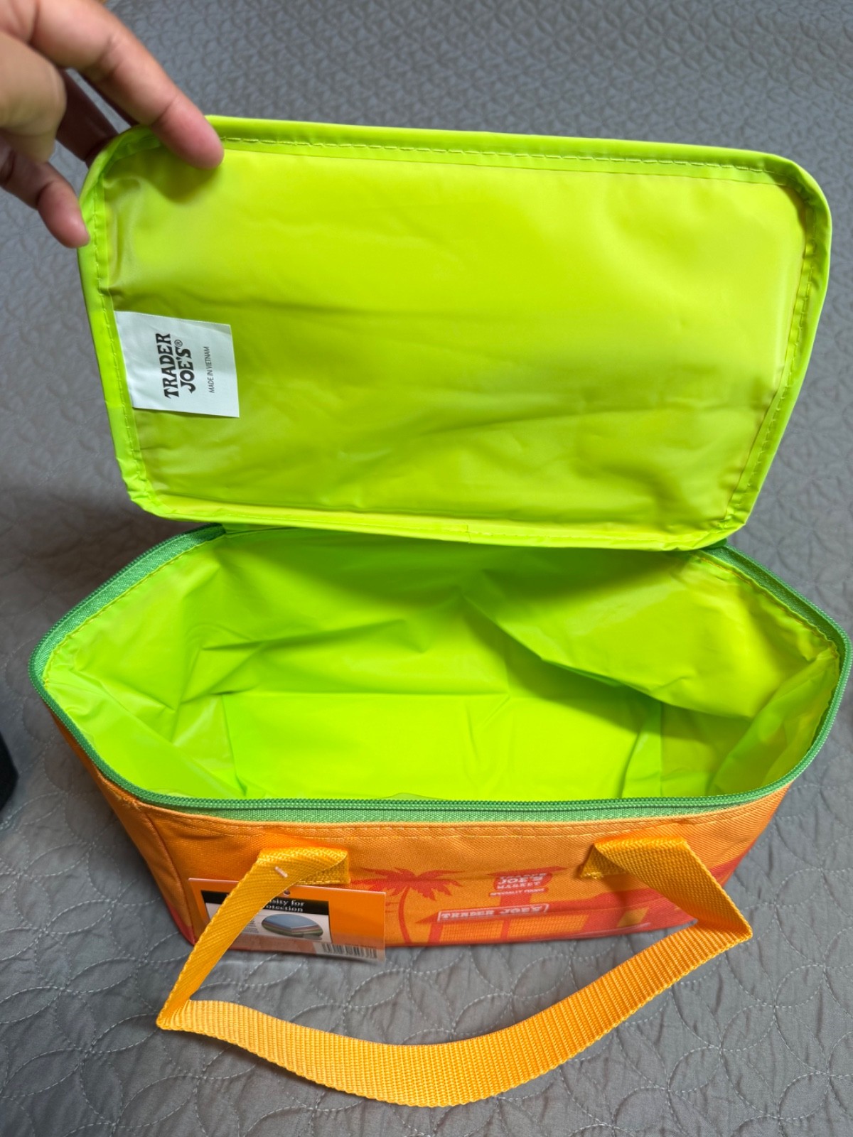 trader joes mini insulated bag(pick what color)