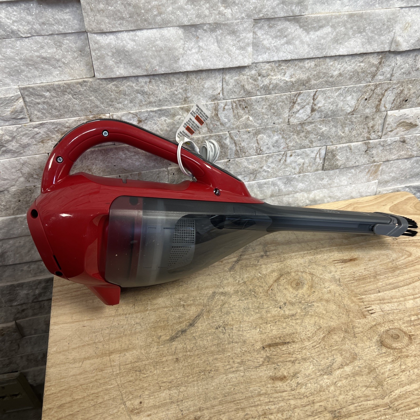 Black+Decker Dustbuster Hand Vacuum With Charger HLVA320J26 – Used