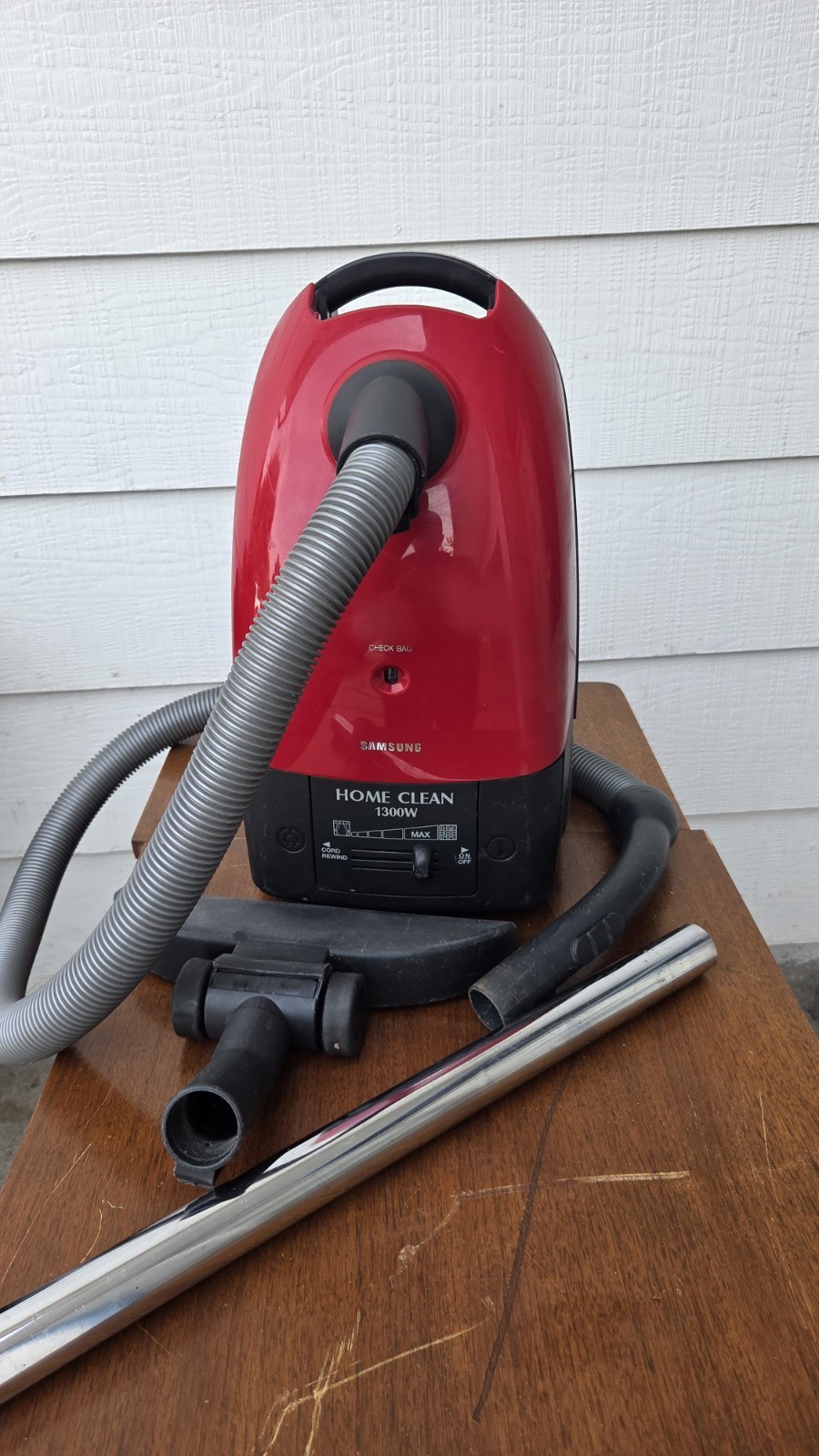 Samsung 1300W Compact Canister Vacuum VAC-5528r Corded Brush w/ Bags EXCELLENT