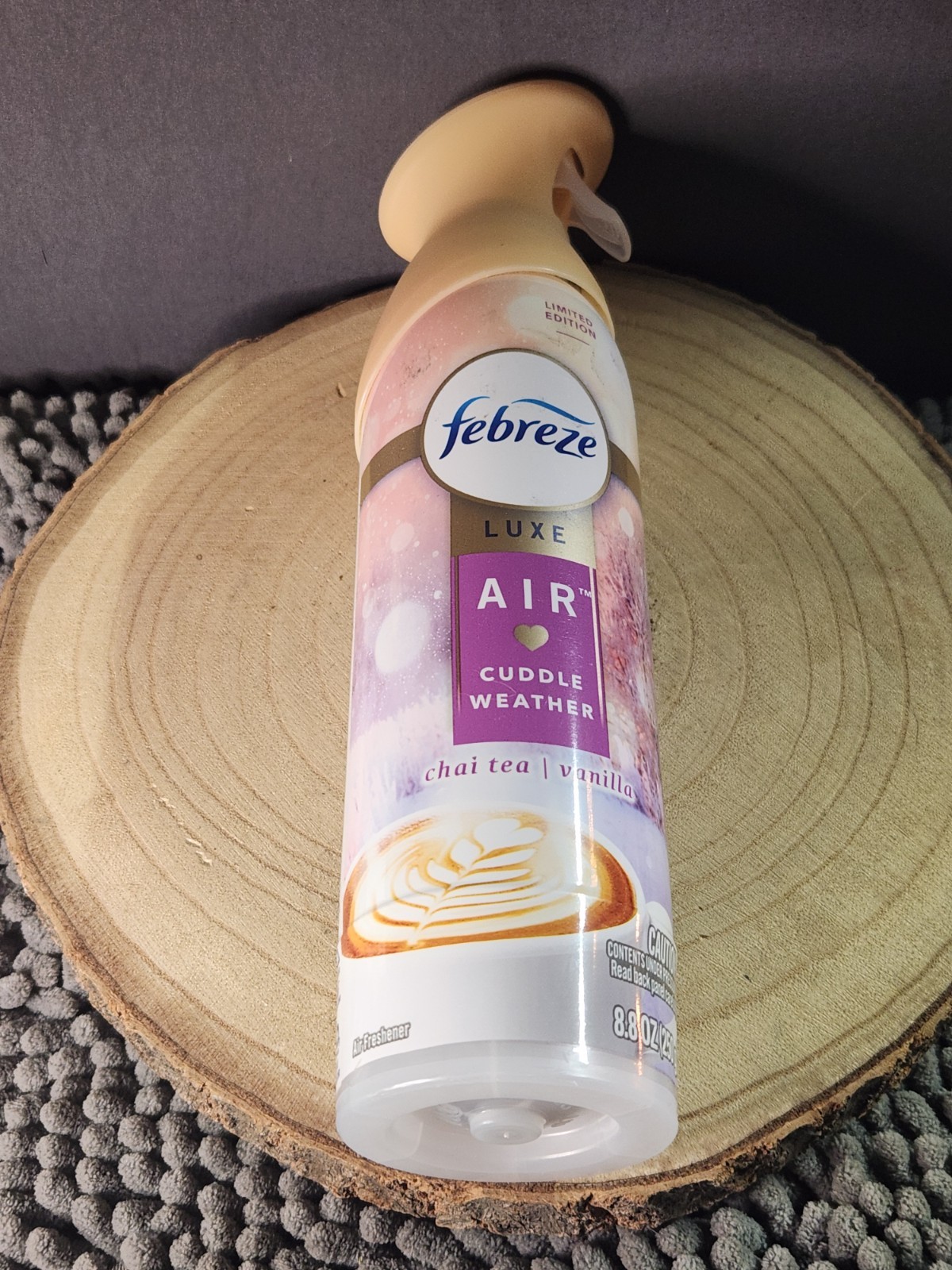 Febreze Luxe Air Cuddle Weather Freshener Spray Chai Tea Lmtd. Ed. 8.8 Oz- NEW