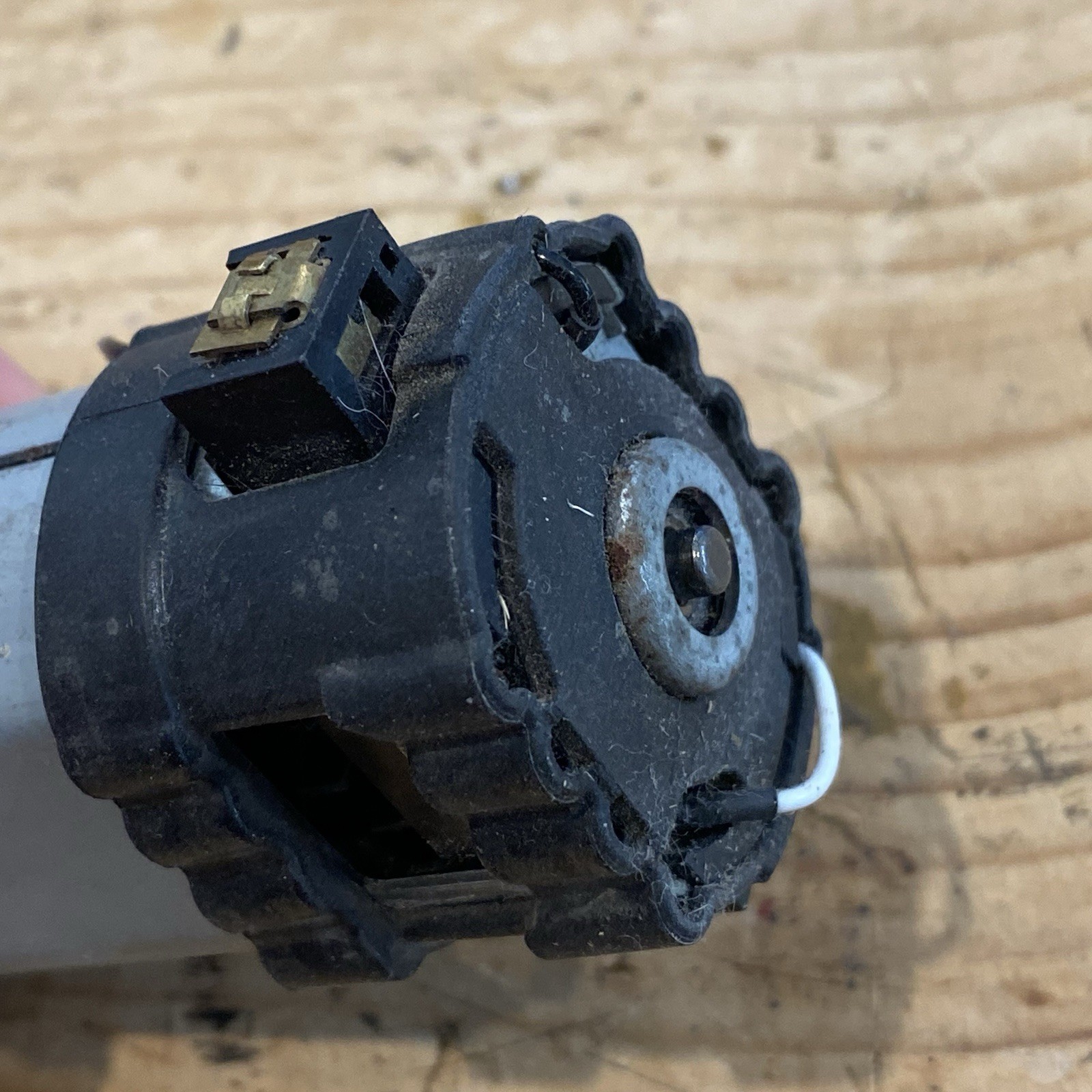 Dyson DC40 Brushroll Motor YDK YA-3412A 120V DC 0.5A OEM Replacement Part