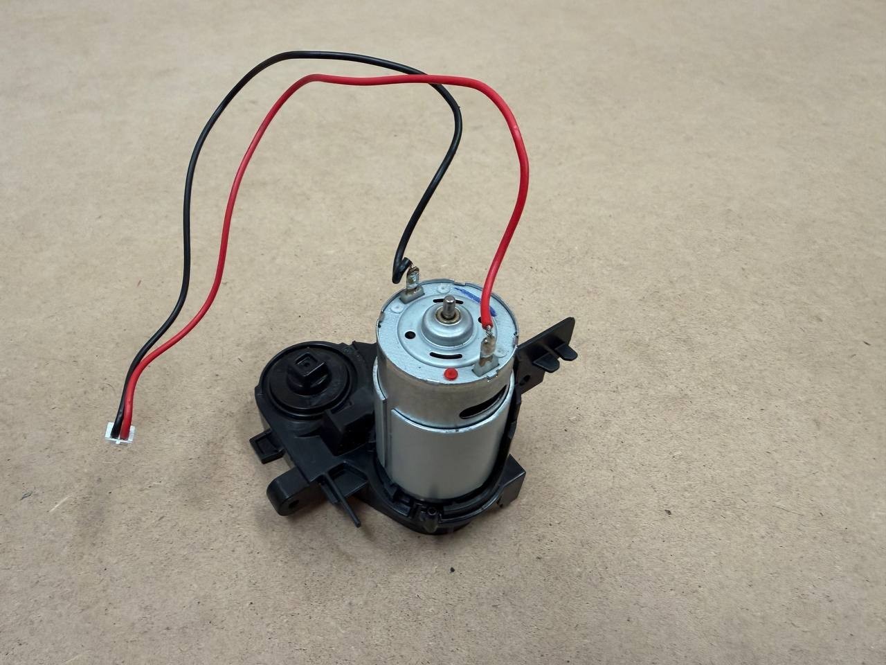 Shark Matrix Robot Vacuum Main Roller Brush Motor RV2320EGUS Replacement Part