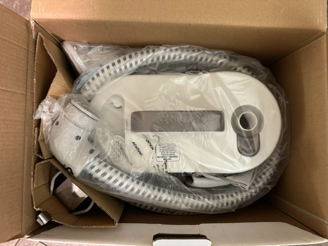 Rowenta Compact Steam Pro Station Garment Fabric Steamer Model IS1430》1400 Watts
