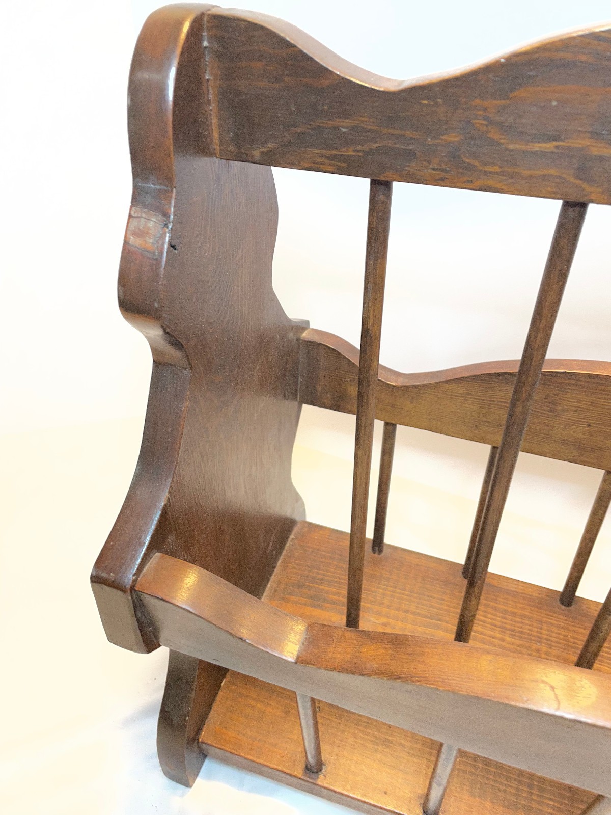 Vintage Solid Wood Magazine Rack Holder Stand Newspaper Record Spindle 18.5″