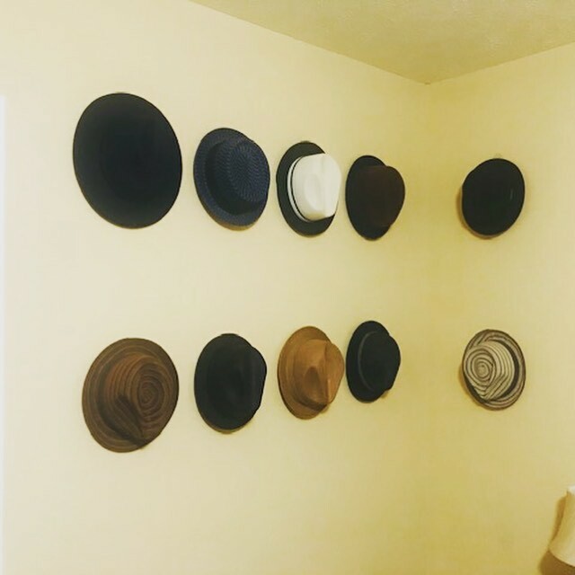 Hidden Hat Hangers -10 Pack – Black Barnwood – Holder Rack Hook Wall Display
